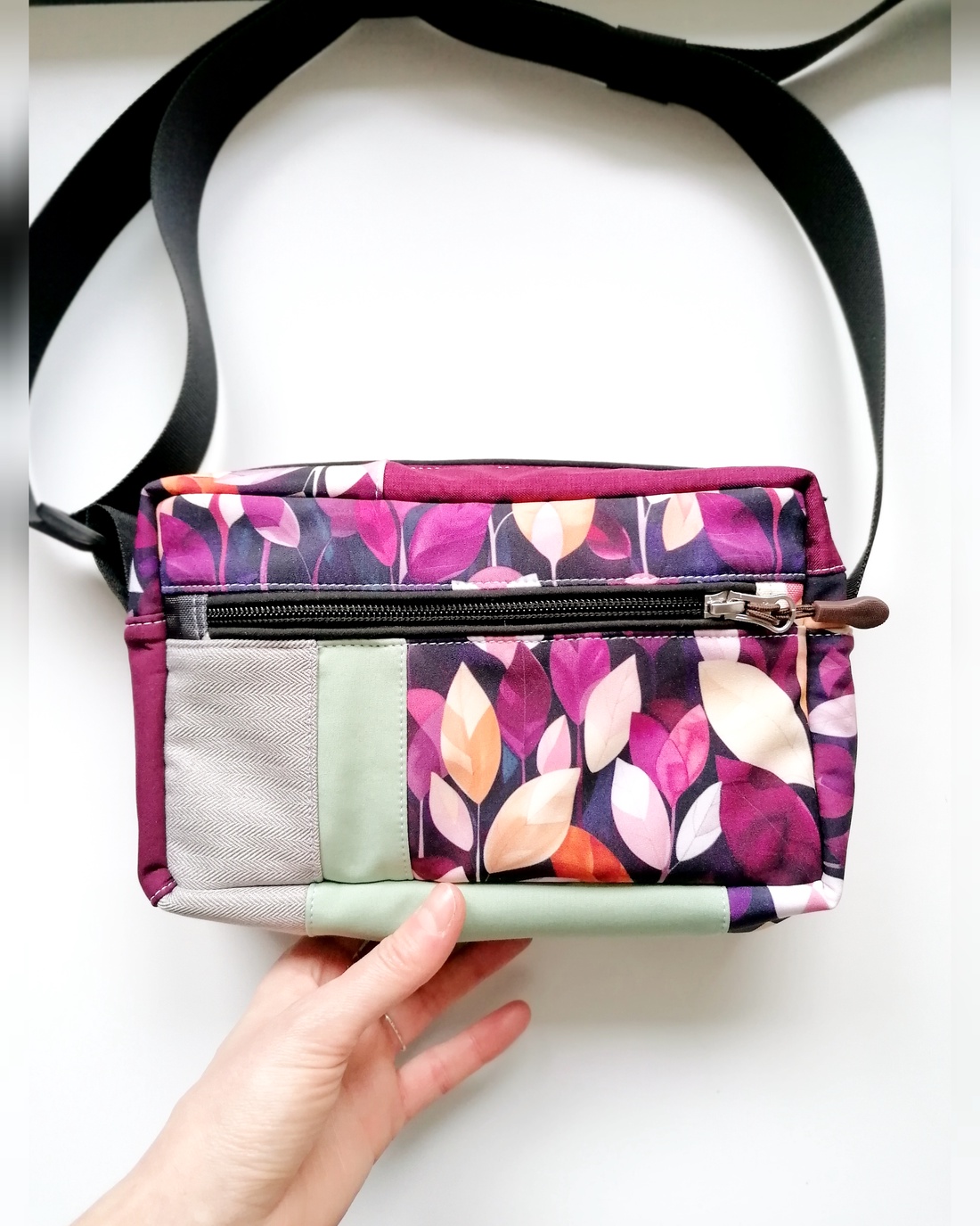 Geantă LIBELULA cross body - puzzle bordeaux - geantă și husă - genți de umăr și genți de mână - genți de umăr - Artynos.ro Geantă LIBELULA cross body - puzzle bordeaux - geantă și husă - genți de umăr și genți de mână - genți de umăr - Artynos.ro
