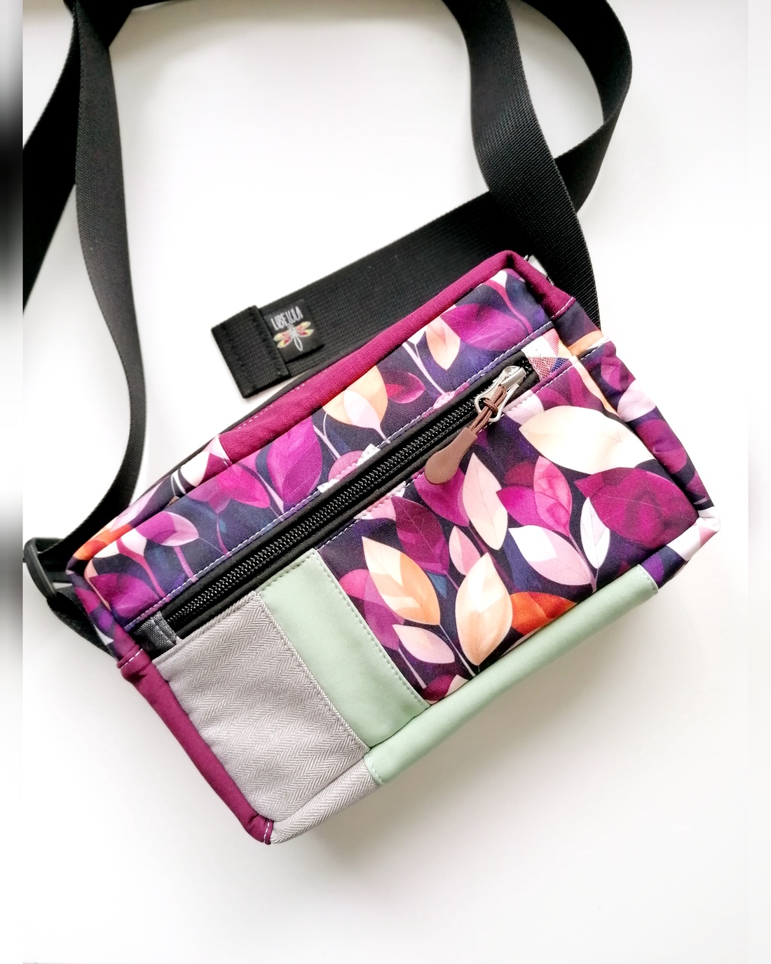 Geantă LIBELULA cross body - puzzle bordeaux - geantă și husă - genți de umăr și genți de mână - genți de umăr - Artynos.ro Geantă LIBELULA cross body - puzzle bordeaux - geantă și husă - genți de umăr și genți de mână - genți de umăr - Artynos.ro