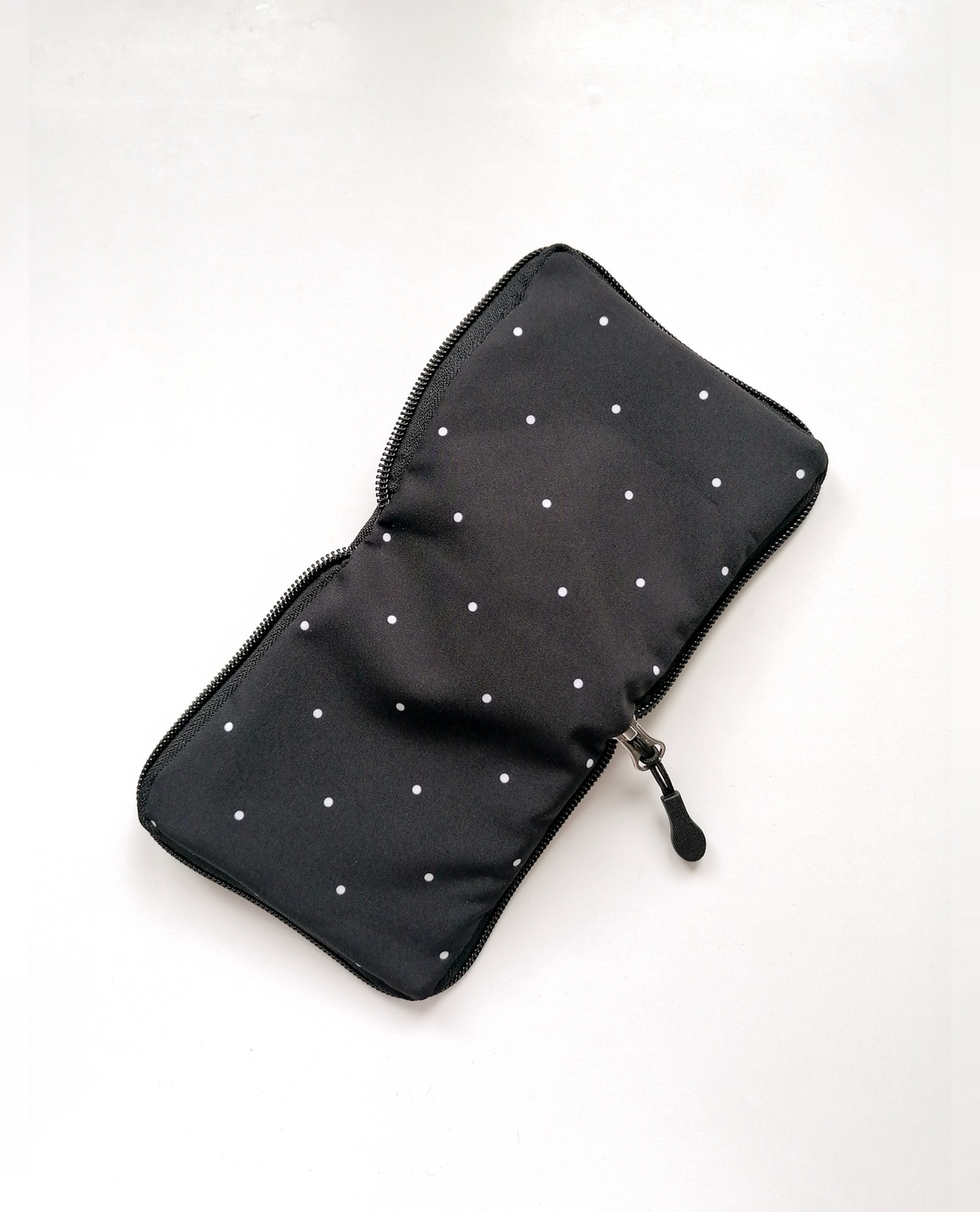Portofel pătrat LIBELULA - polka dots - geantă și husă - portofele, huse, suporturi - geantă, portofel - Artynos.ro Portofel pătrat LIBELULA - polka dots - geantă și husă - portofele, huse, suporturi - geantă, portofel - Artynos.ro