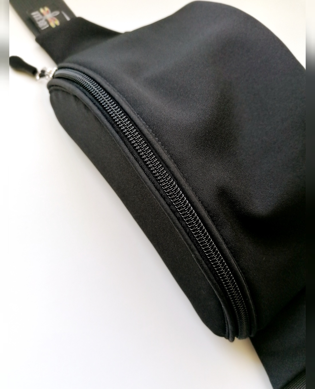 Precomandă - Borsetă clasică LIBELULA - all black - geantă și husă - saci biciclete, genți sport - geantă sport - Artynos.ro Precomandă - Borsetă clasică LIBELULA - all black - geantă și husă - saci biciclete, genți sport - geantă sport - Artynos.ro