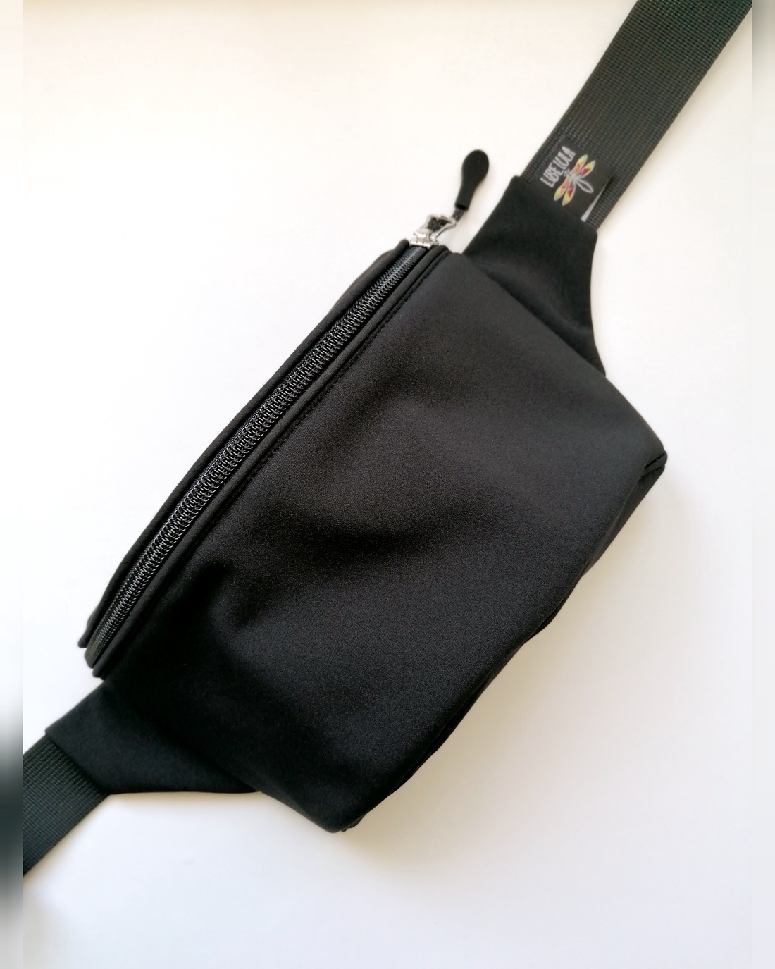 Precomandă - Borsetă clasică LIBELULA - all black - geantă și husă - saci biciclete, genți sport - geantă sport - Artynos.ro Precomandă - Borsetă clasică LIBELULA - all black - geantă și husă - saci biciclete, genți sport - geantă sport - Artynos.ro