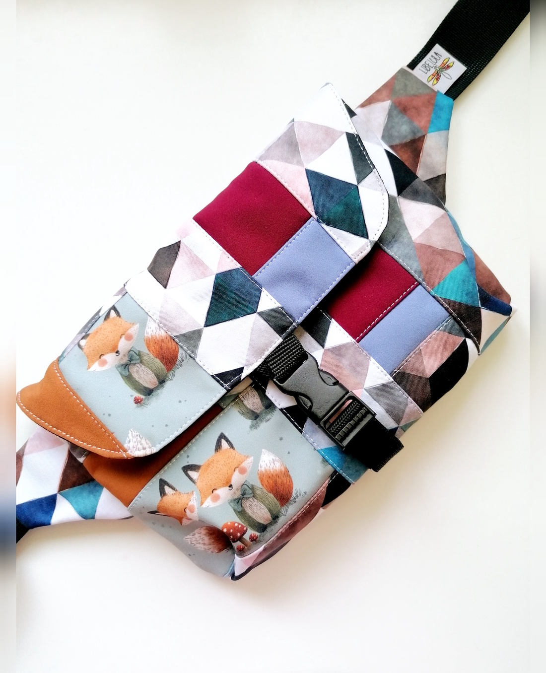 Borsetă cu clapetă LIBELULA - patchwork vulpițe - geantă și husă - genți de umăr și genți de mână - geantă de umăr sling - Artynos.ro Borsetă cu clapetă LIBELULA - patchwork vulpițe - geantă și husă - genți de umăr și genți de mână - geantă de umăr sling - Artynos.ro