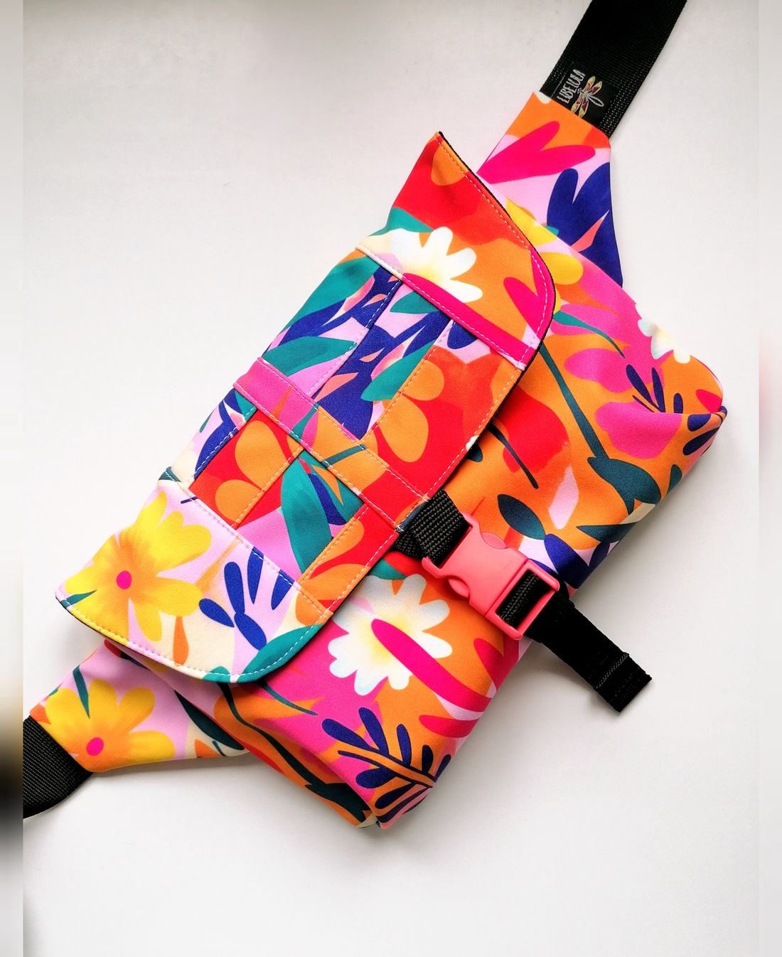 Borsetă cu clapetă LIBELULA - vibrant - geantă și husă - genți de umăr și genți de mână - geantă de umăr sling - Artynos.ro Borsetă cu clapetă LIBELULA - vibrant - geantă și husă - genți de umăr și genți de mână - geantă de umăr sling - Artynos.ro