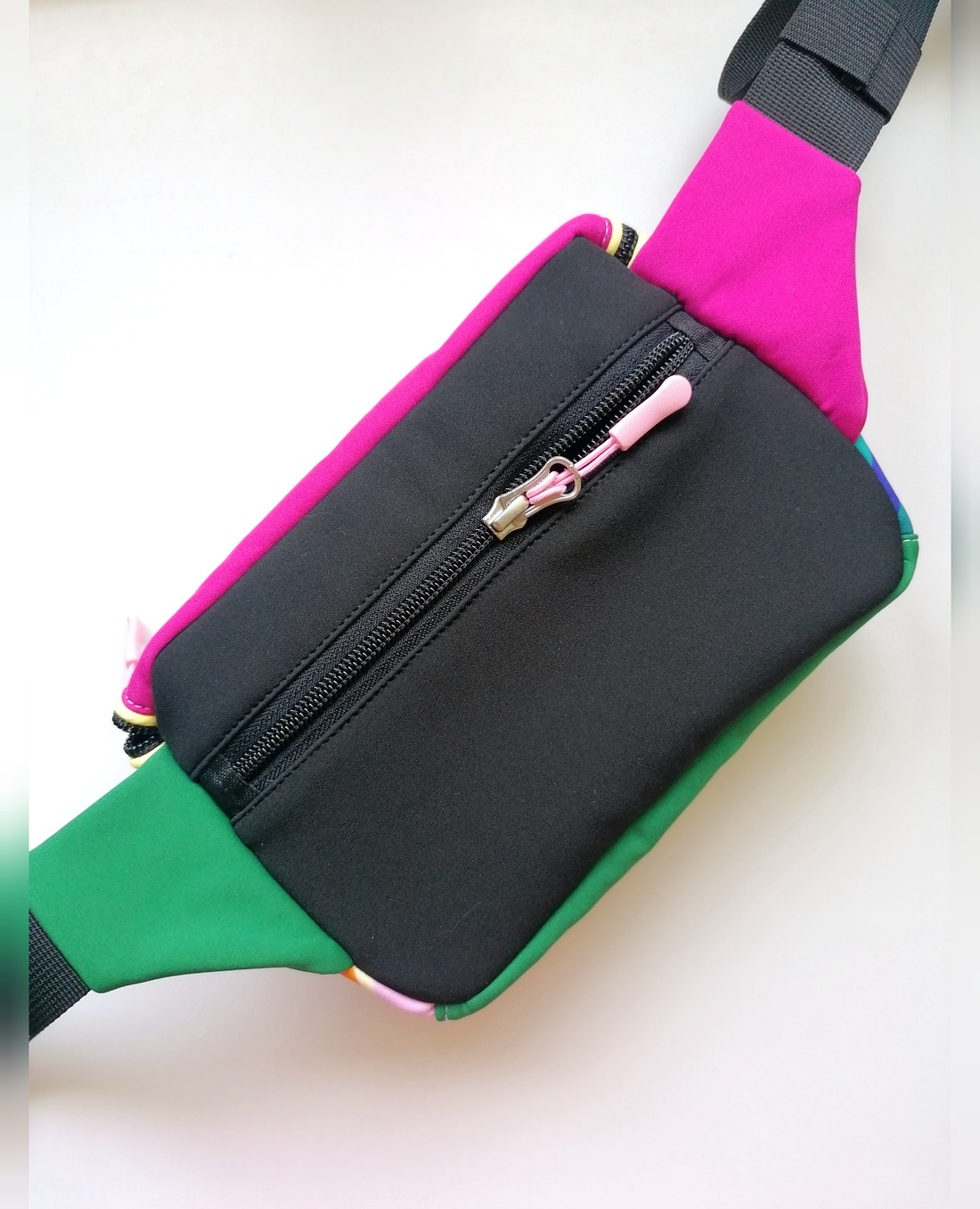 Precomandă - Borsetă clasică LIBELULA - vivid, fuchsia-verde - geantă și husă - borsete - Artynos.ro Precomandă - Borsetă clasică LIBELULA - vivid, fuchsia-verde - geantă și husă - borsete - Artynos.ro