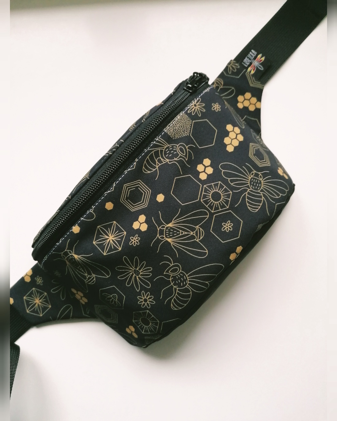 Precomandă - Borsetă clasică LIBELULA - albine - geantă și husă - borsete - Artynos.ro Precomandă - Borsetă clasică LIBELULA - albine - geantă și husă - borsete - Artynos.ro