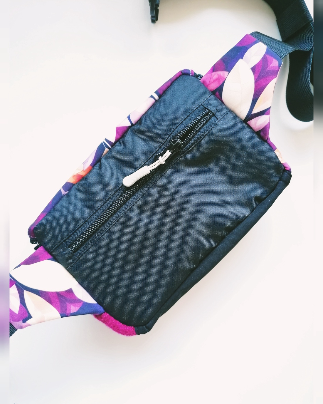 Precomandă - Borsetă clasică LIBELULA - lână și frunze bordeaux - genți și portofele - borsete - Artynos.ro Precomandă - Borsetă clasică LIBELULA - lână și frunze bordeaux - genți și portofele - borsete - Artynos.ro