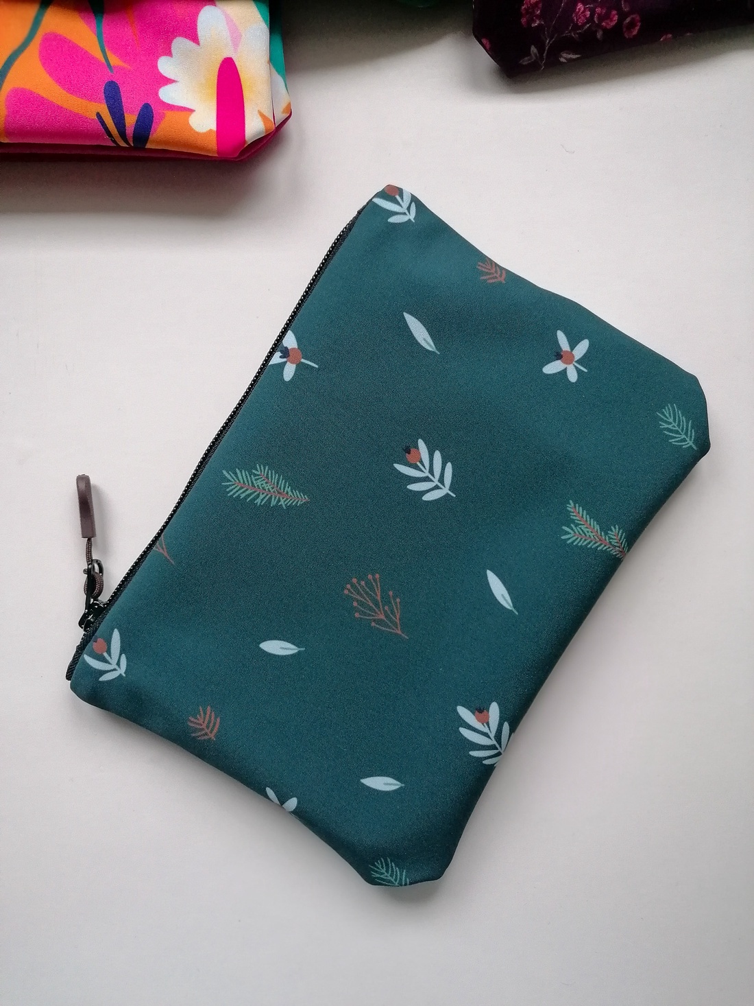 Portfard cu inimă LIBELULA - crenguțe - genți și portofele - genți cosmetice - Artynos.ro