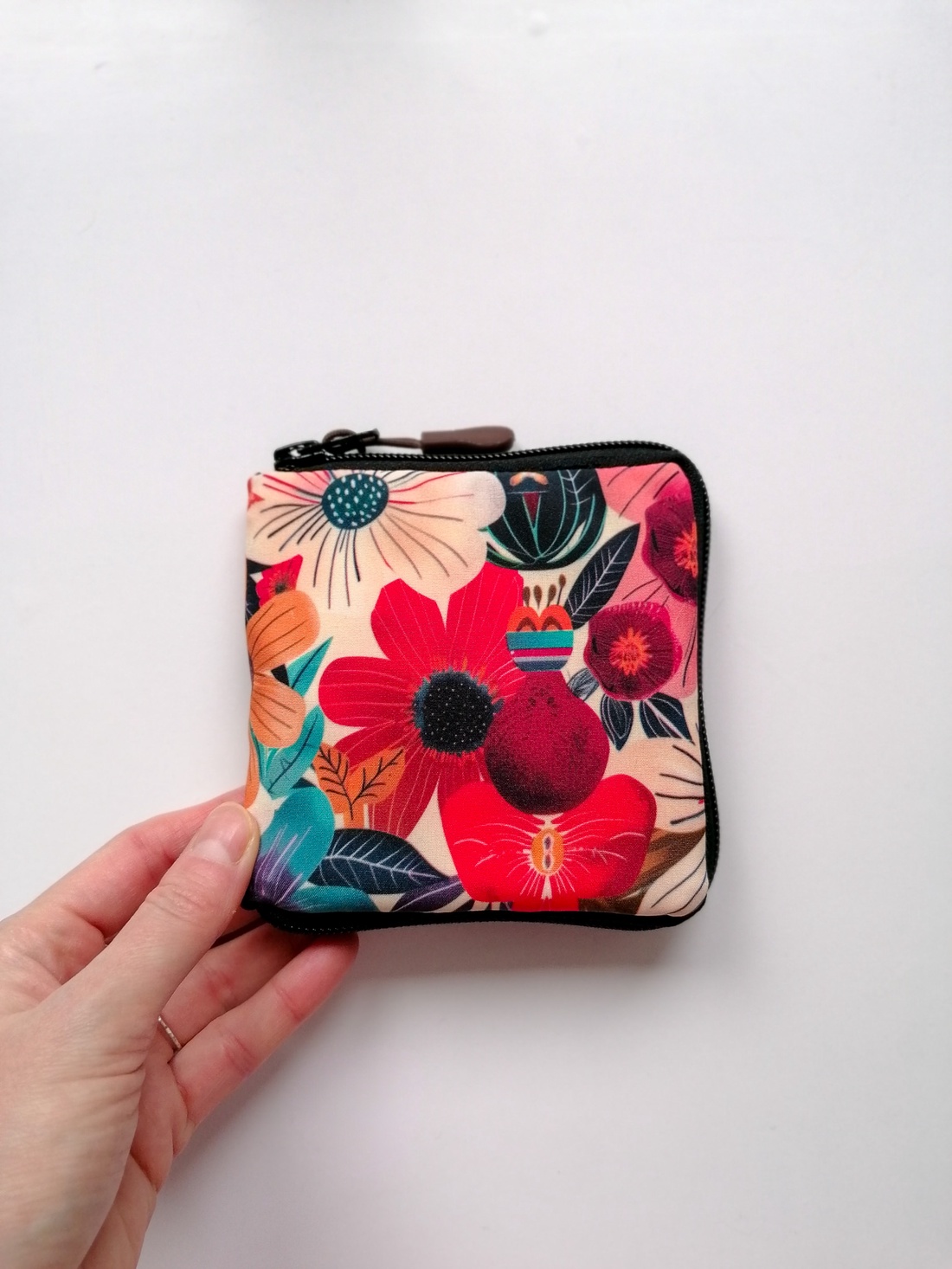 Portofel pătrat LIBELULA - flori colorate - genți și portofele - portofele, huse, suporturi - portofele - portofele damă - Artynos.ro