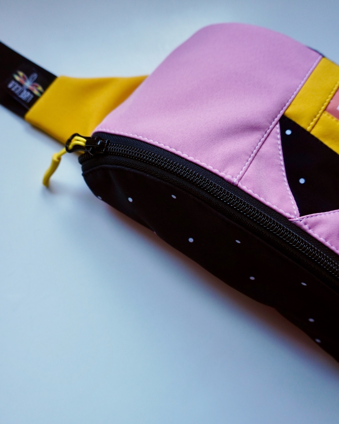 Borsetă clasică LIBELULA - căsuța galbenă - genți și portofele - borsete - Artynos.ro