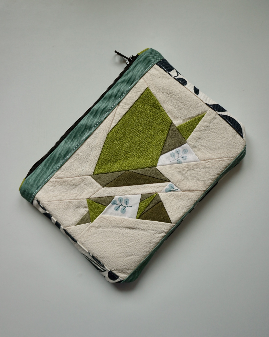 Portfard LIBELULA - broască origami fpp  - genți și portofele - genți cosmetice - Artynos.ro