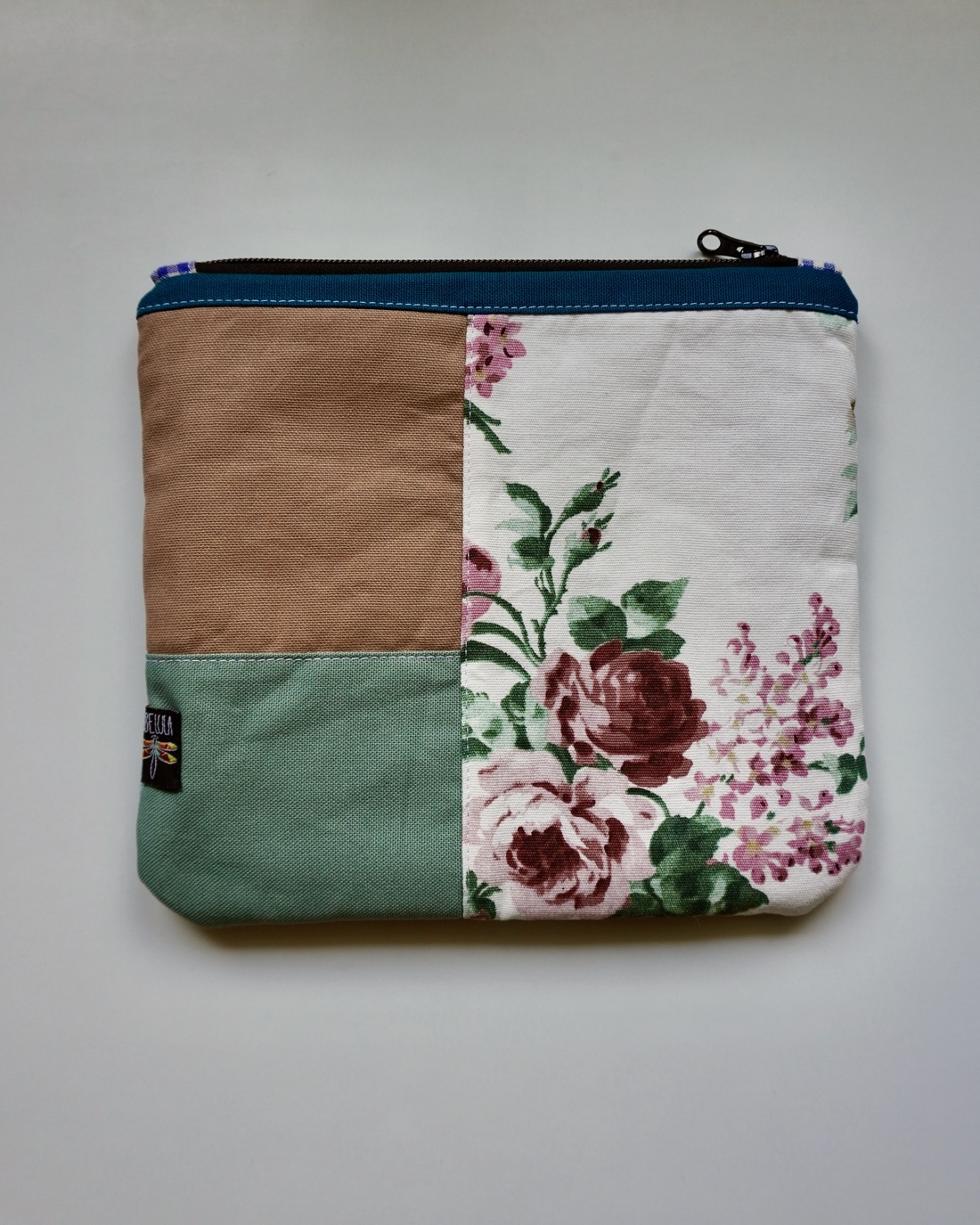 Portfard LIBELULA - găină pe ouă - fpp - genți și portofele - genți cosmetice - Artynos.ro