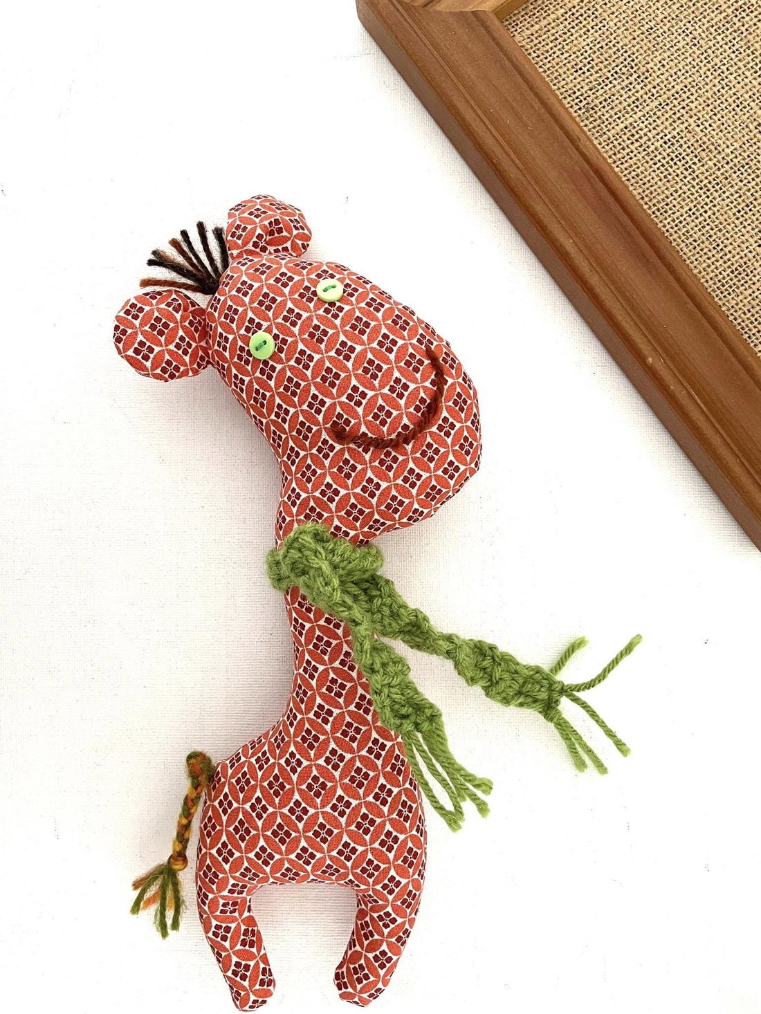 Girafa...cu capul in nori! - jucării și echipamente pentru copii - plușuri - girafă de pluș - Artynos.ro Girafa...cu capul in nori! - jucării și echipamente pentru copii - plușuri - girafă de pluș - Artynos.ro