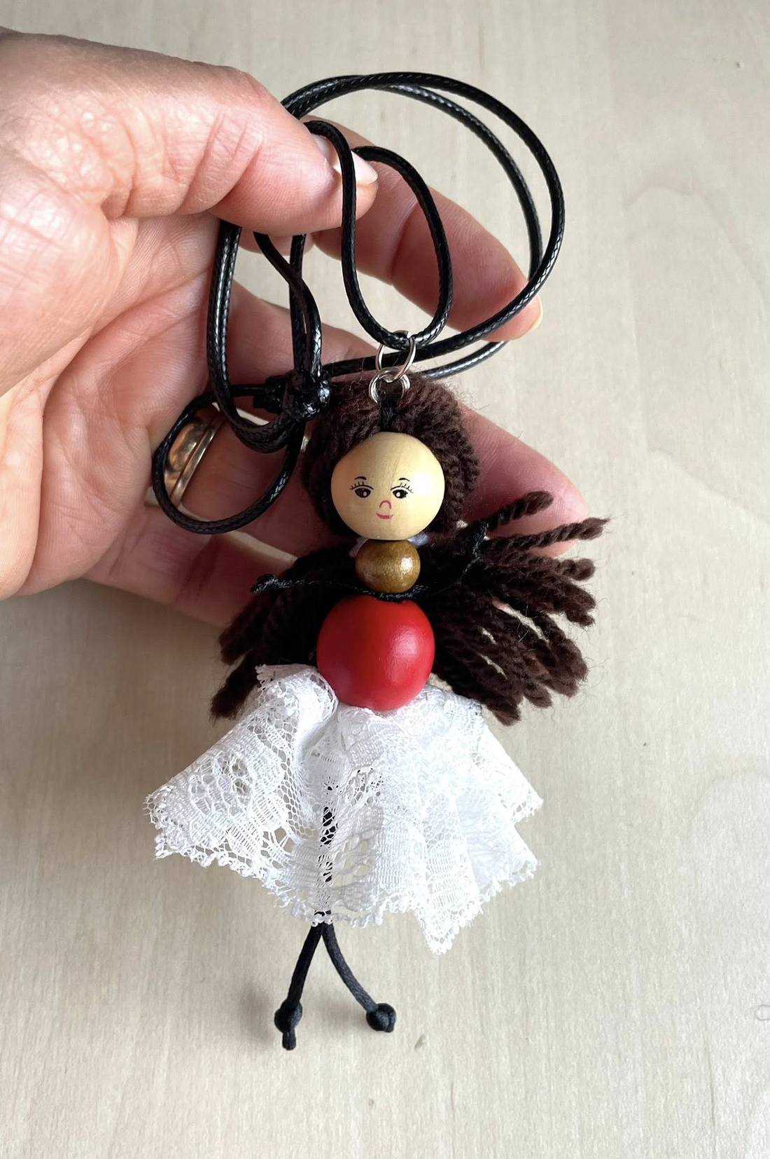 Balerina handmade...colier sau breloc - jucării și echipamente pentru copii - plușuri - păpușă croșetată, păpușă de pluș - Artynos.ro Balerina handmade...colier sau breloc - jucării și echipamente pentru copii - plușuri - păpușă croșetată, păpușă de pluș - Artynos.ro