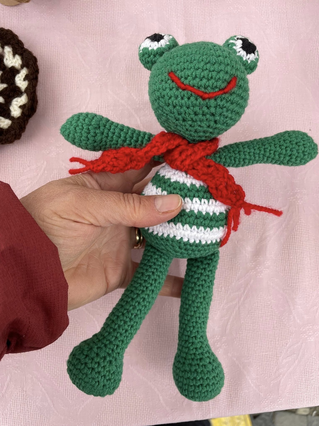 Amigurumi...broscuta crosetata - jucării și echipamente pentru copii - plușuri - păpușă croșetată, păpușă de pluș - Artynos.ro