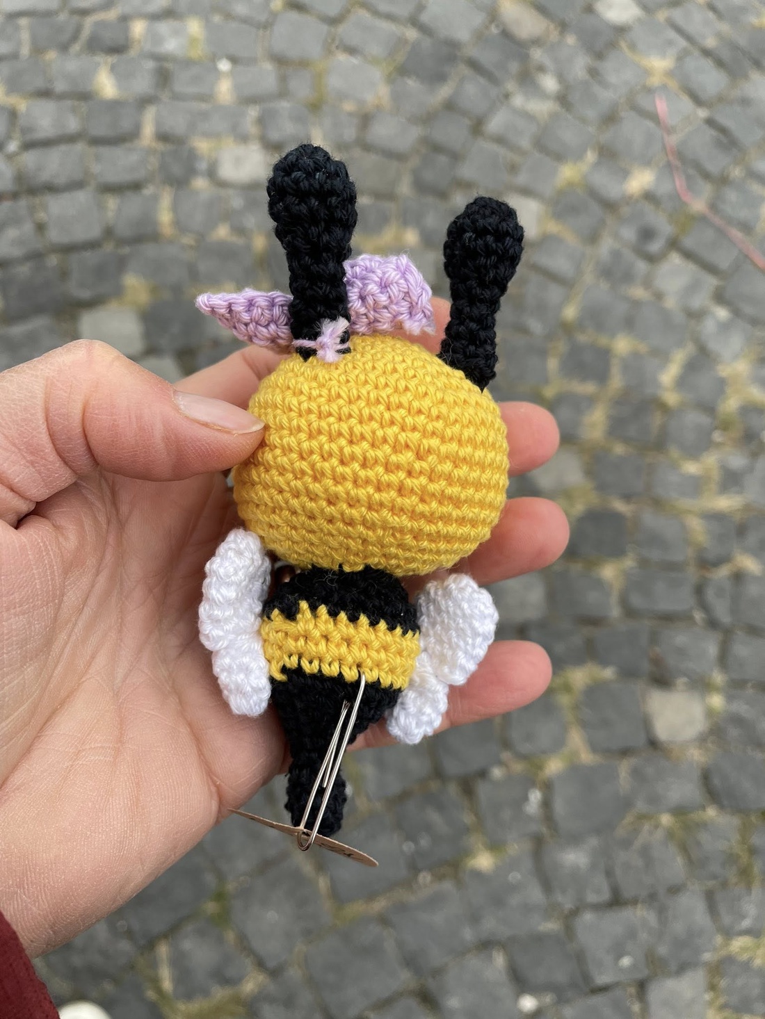 Amigurumialbinuta vesela - jucării și echipamente pentru copii - plușuri - păpușă croșetată, păpușă de pluș - Artynos.ro
