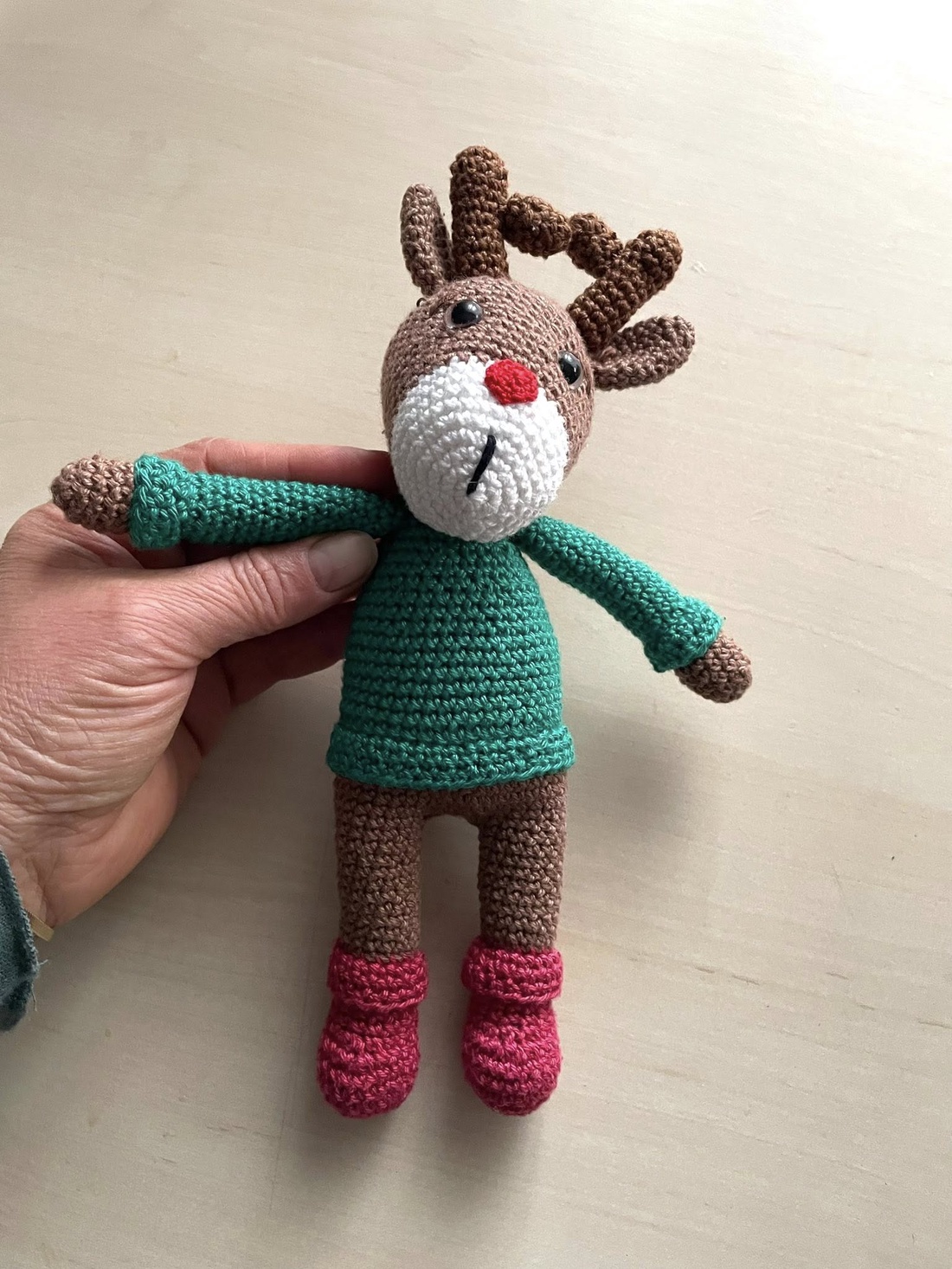 Amigurumirenul Rudolf crosetat - jucării și echipamente pentru copii - plușuri - iepure de pluș - Artynos.ro