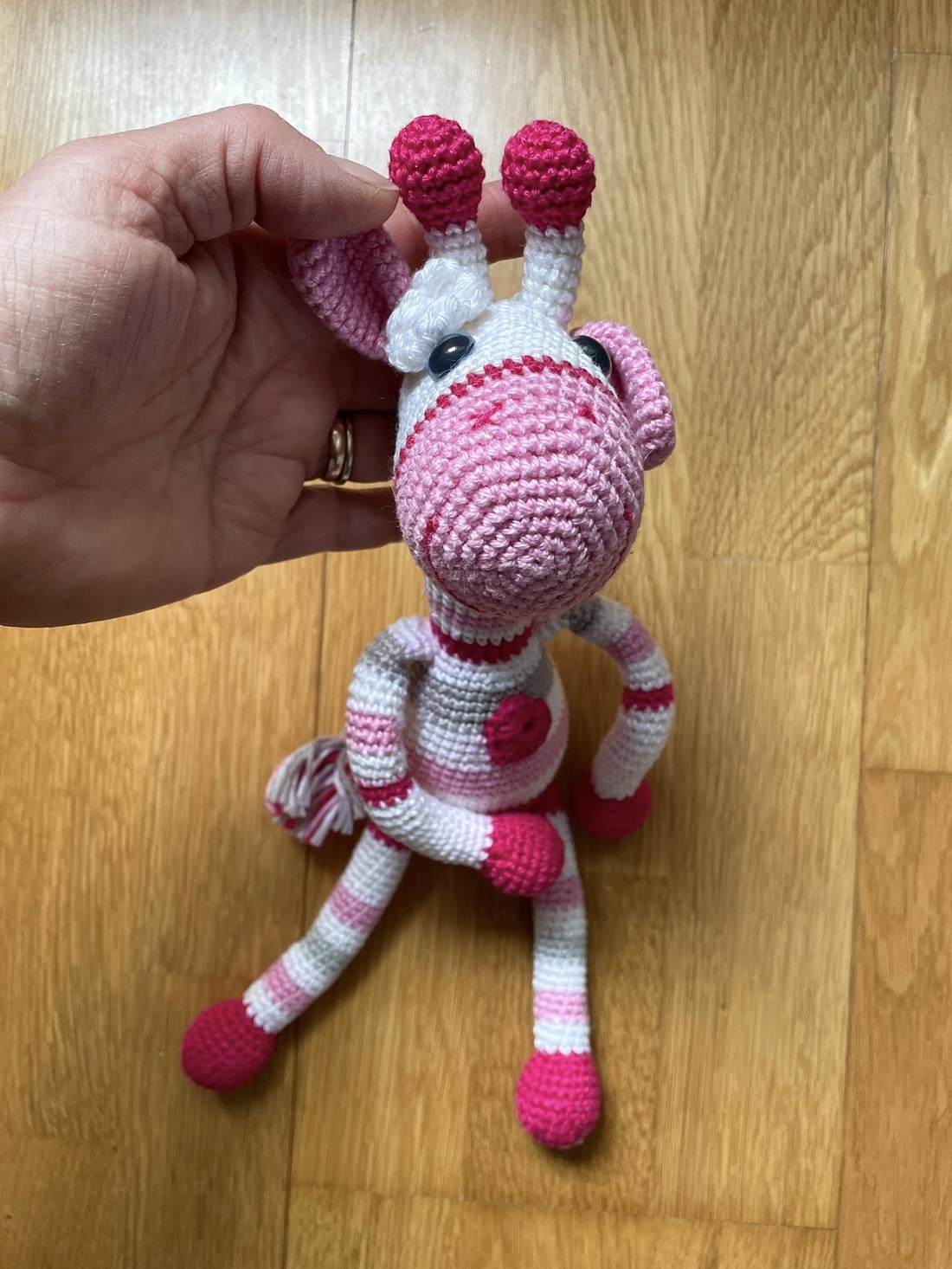 Amigurumi...zebra Zurli e roz! Jucarie crosetata - jucării și echipamente pentru copii - plușuri - figurine de pluș - Artynos.ro