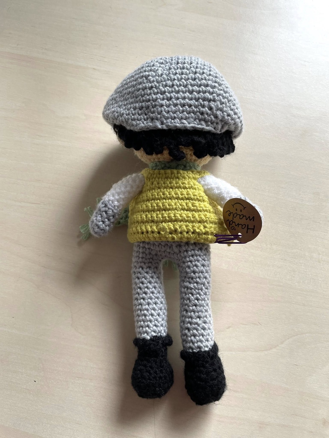 Amigurumibaiat cu sapca, jucarie crosetata - jucării și echipamente pentru copii - plușuri - păpușă croșetată, păpușă de pluș - Artynos.ro