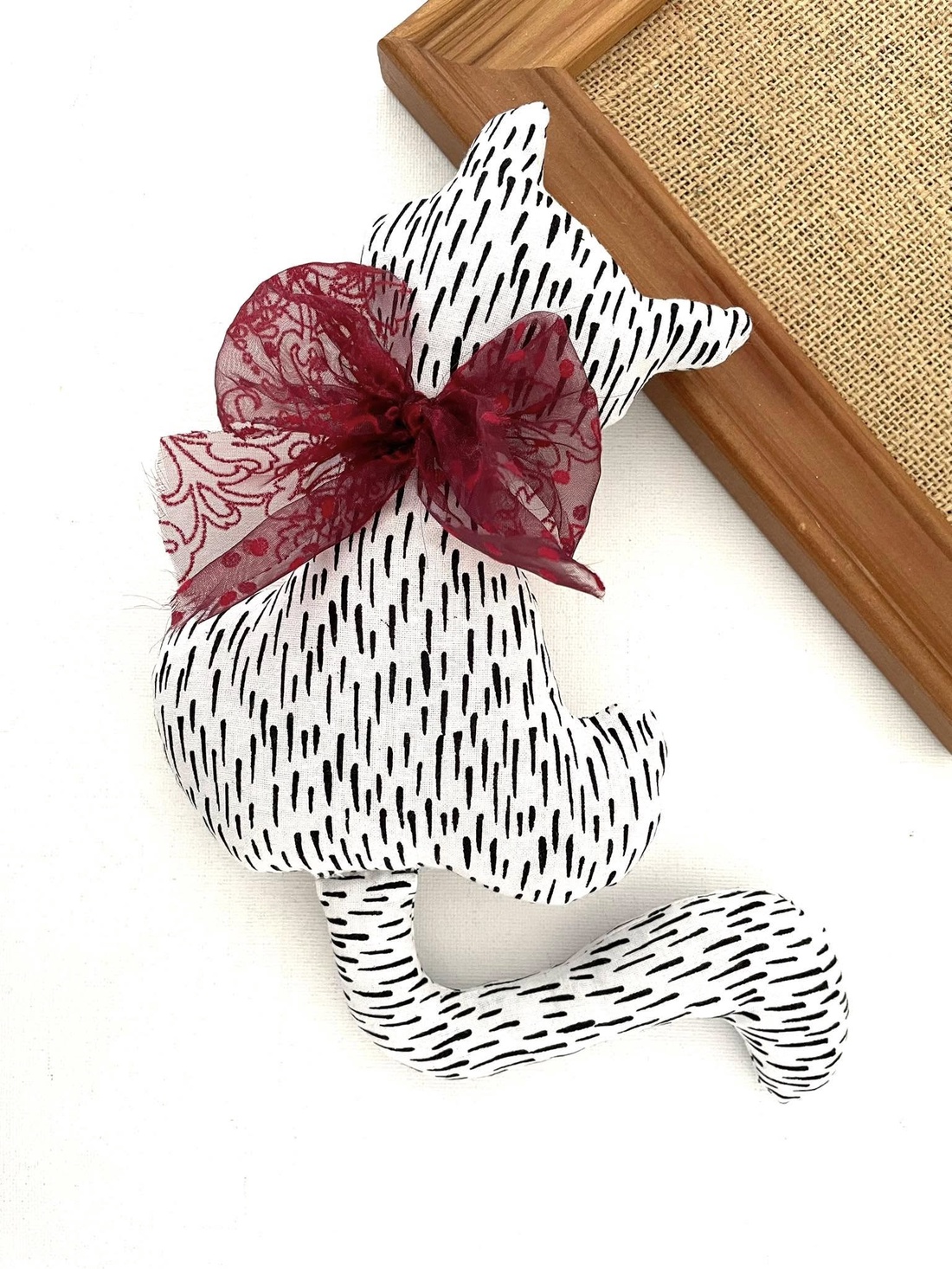 Pisicuta alba tarcata - jucării și echipamente pentru copii - plușuri - pisică de pluș - Artynos.ro