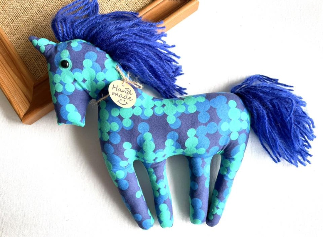 Un calut la galop! - jucării și echipamente pentru copii - plușuri - pisică de pluș - Artynos.ro