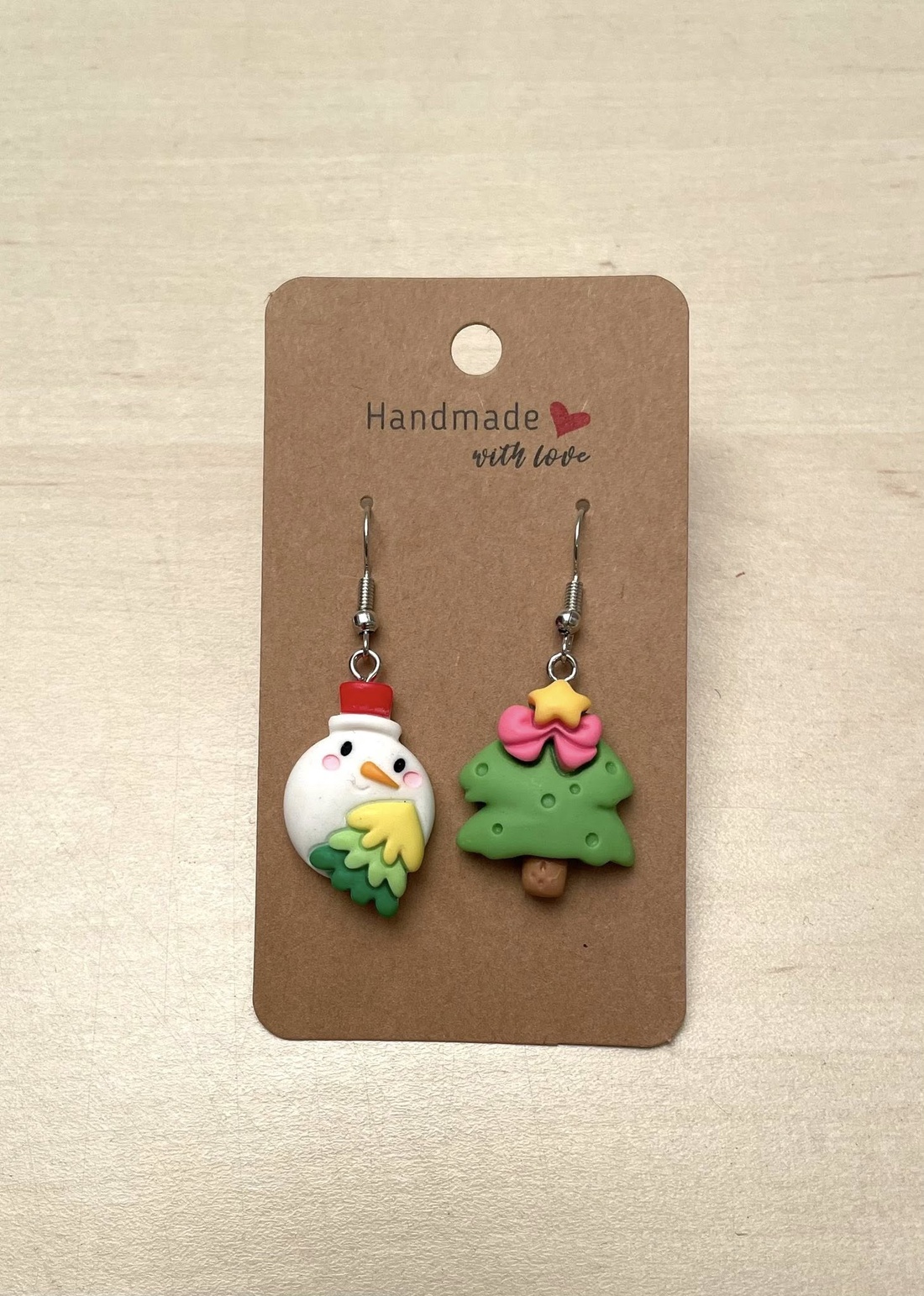 Cercei din rasina cu specific de Craciun, glob, brad - bijuterii - cercei din rășină - Artynos.ro