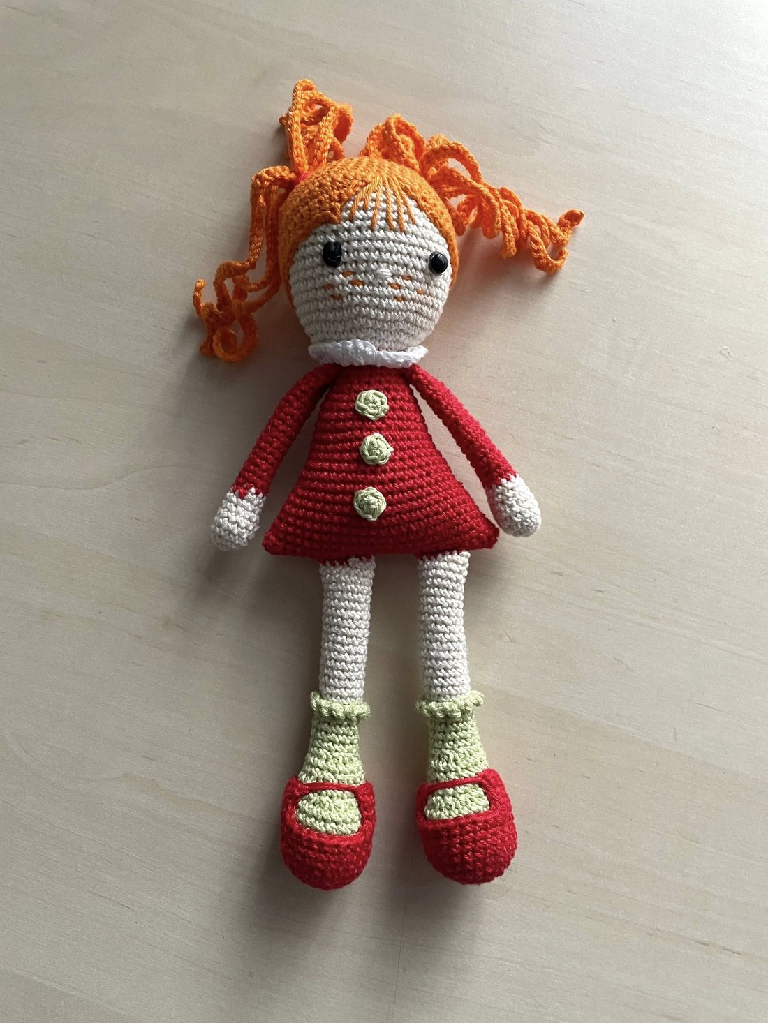Amigurumi...fetita cu par portocaliu, jucarie crosetata - jucării și echipamente pentru copii - plușuri - păpușă croșetată, păpușă de pluș - Artynos.ro