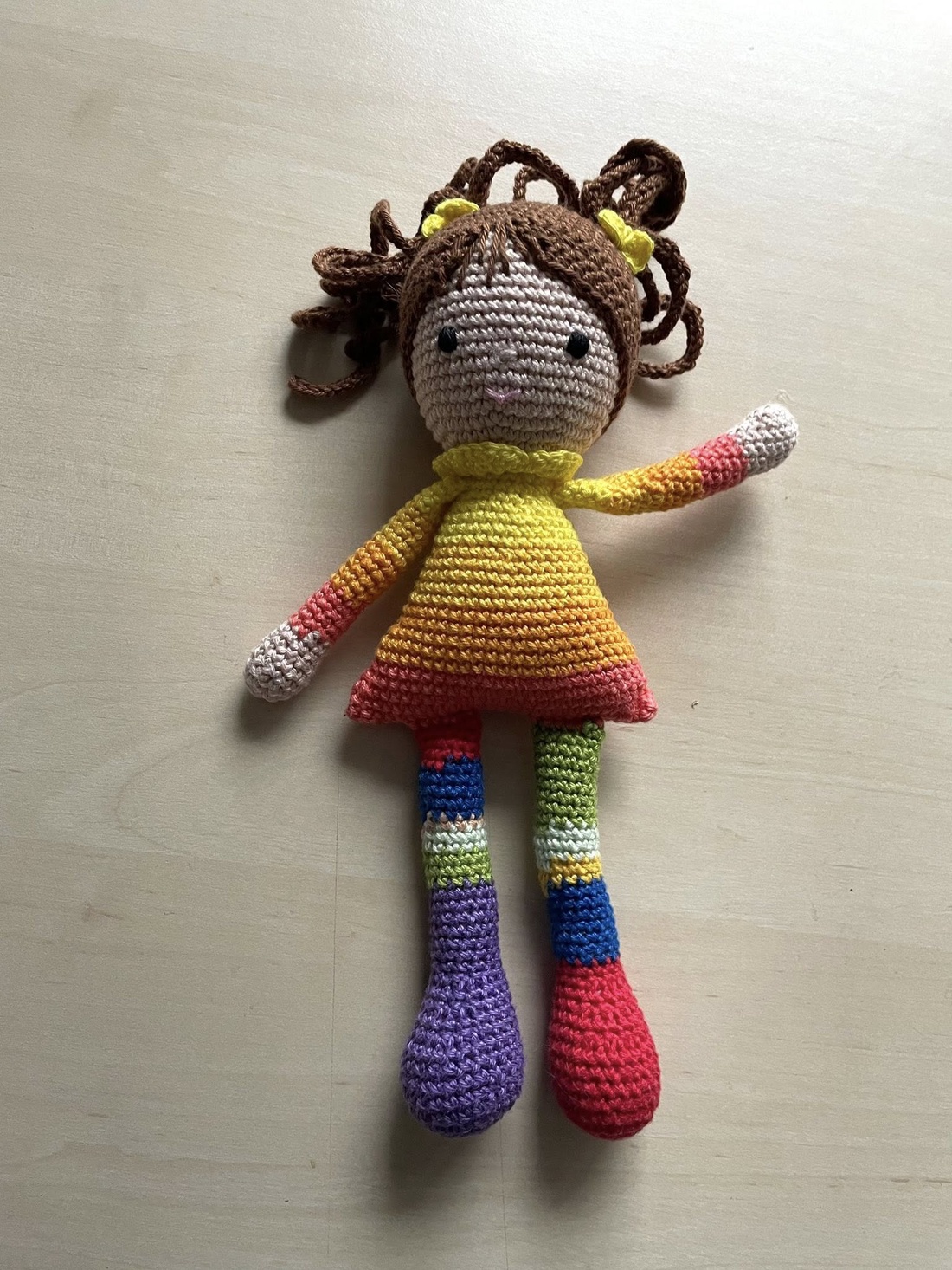 Amigurumi...fetita curcubeu, jucarie crosetata - jucării și echipamente pentru copii - plușuri - păpușă croșetată, păpușă de pluș - Artynos.ro