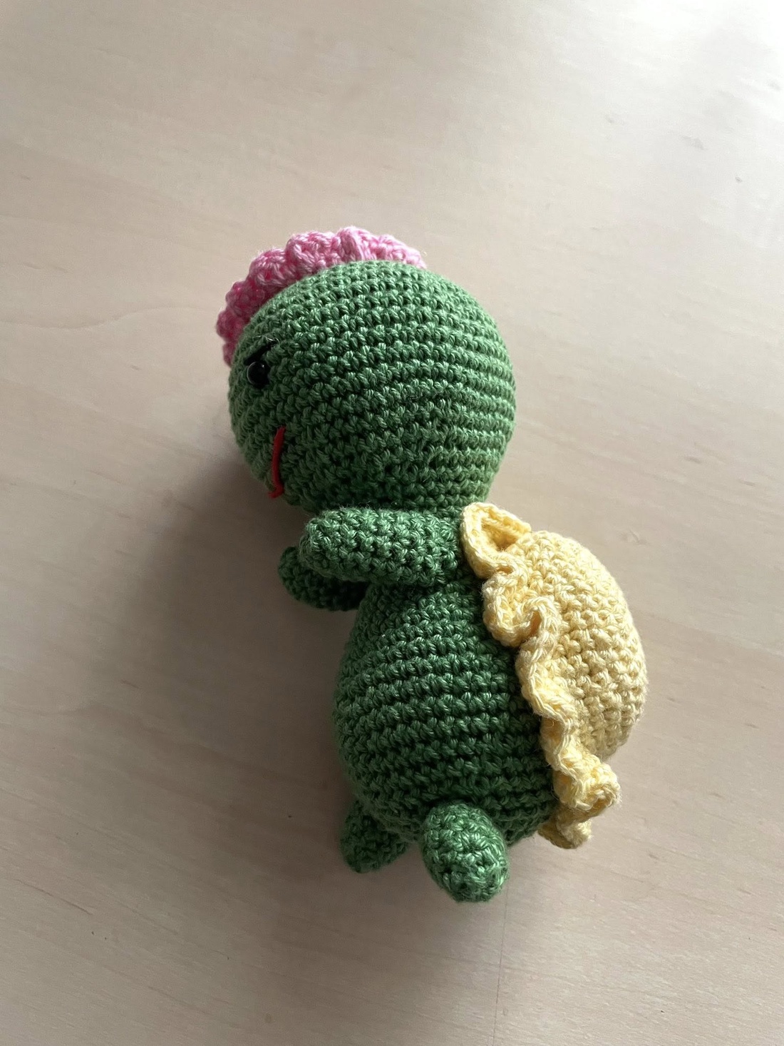 Amigurumi...broscuta cu palarie, jucarie crosetata - jucării și echipamente pentru copii - plușuri - broască de pluș - Artynos.ro