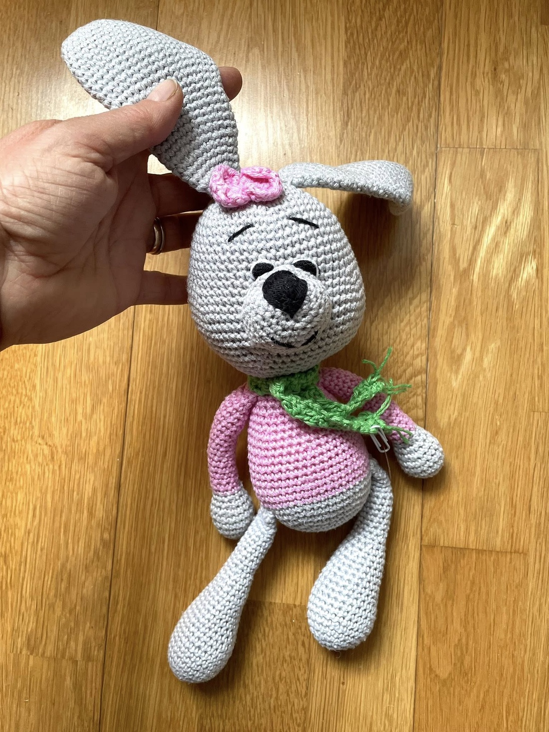 Amigurumi...iepuras cu bluza roz, jucarie crosetata - jucării și echipamente pentru copii - plușuri - iepure de pluș - Artynos.ro
