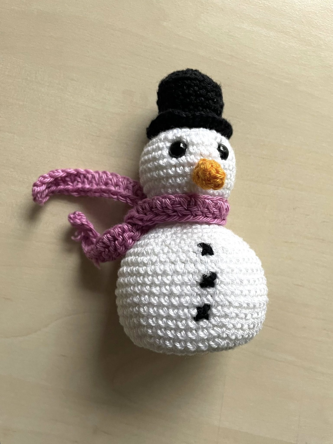 Amigurumi...om de zapada, jucarie crosetata - jucării și echipamente pentru copii - plușuri - figurine de pluș - Artynos.ro