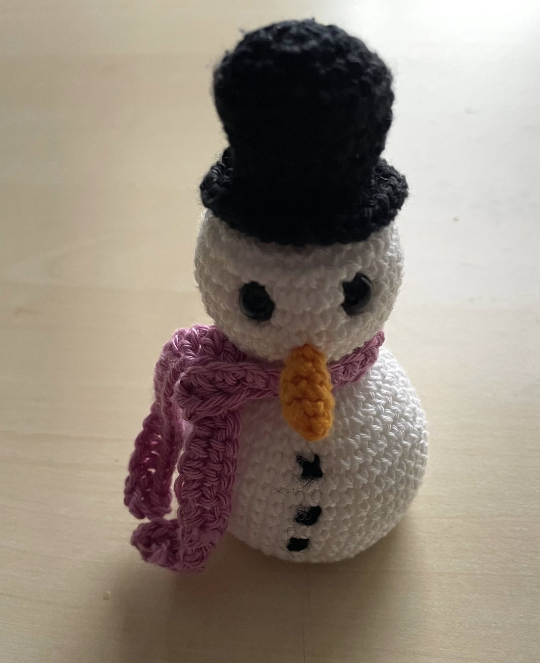 Amigurumi...om de zapada, jucarie crosetata - jucării și echipamente pentru copii - plușuri - figurine de pluș - Artynos.ro