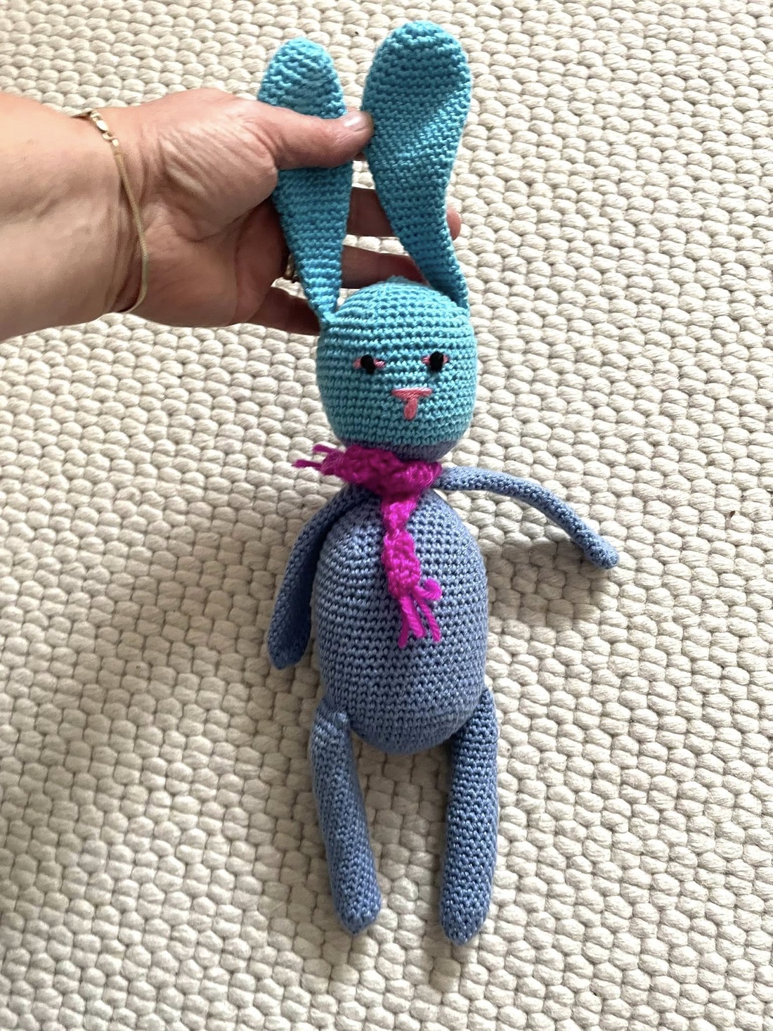 Amigurumi...iepuras albastru, jucarie crosetata - jucării și echipamente pentru copii - plușuri - iepure de pluș - Artynos.ro