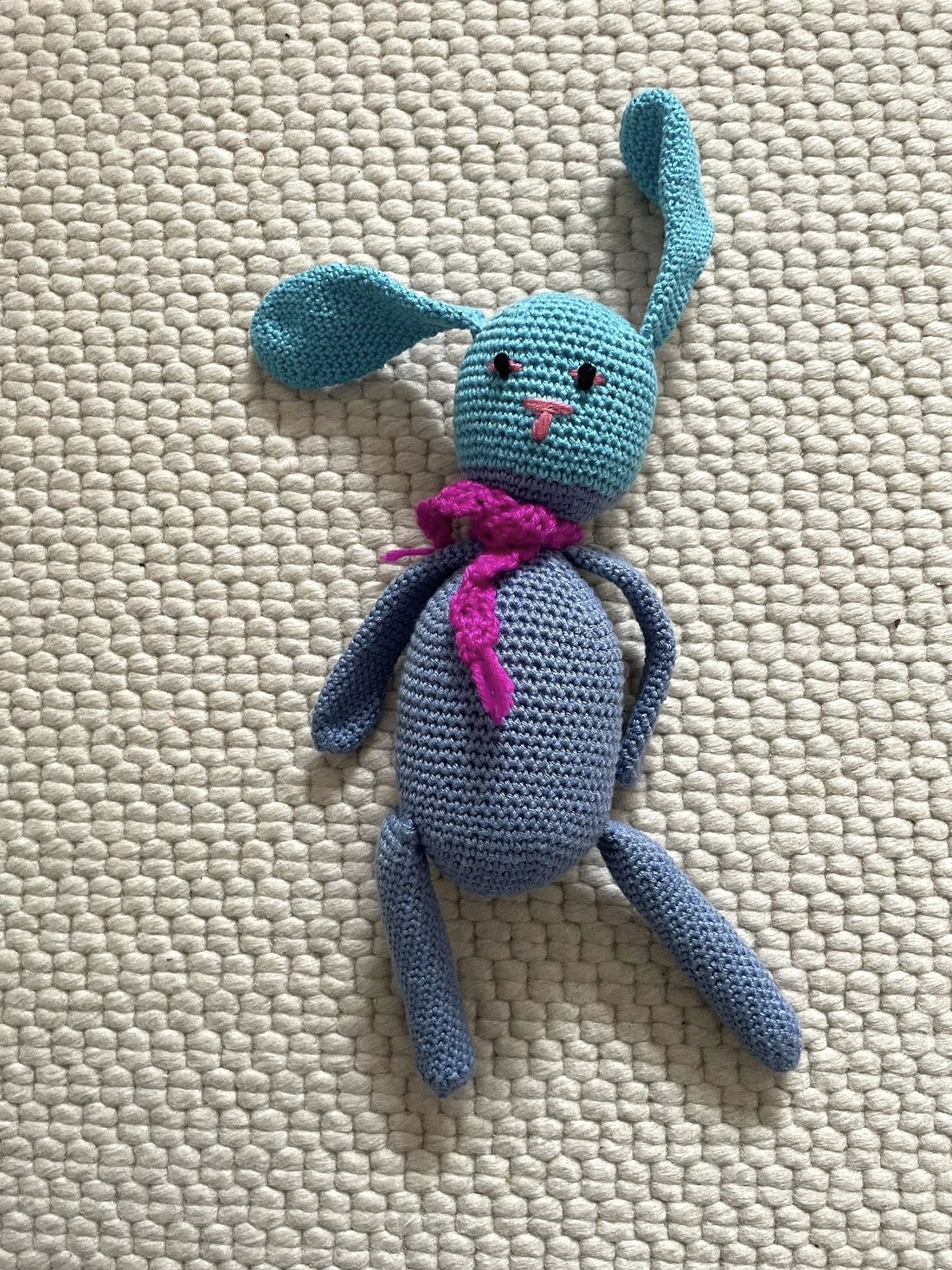 Amigurumi...iepuras albastru, jucarie crosetata - jucării și echipamente pentru copii - plușuri - iepure de pluș - Artynos.ro