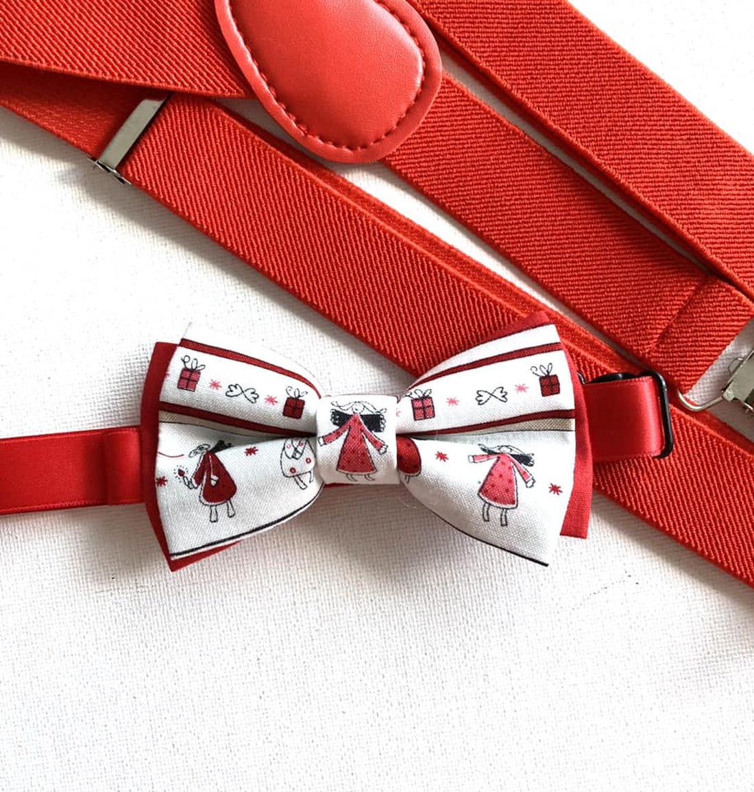 Set copil, papion cu ingerasi si bretele rosii, de Craciun - îmbrăcăminte și modă - haine bărbați - cravată, papion - Artynos.ro