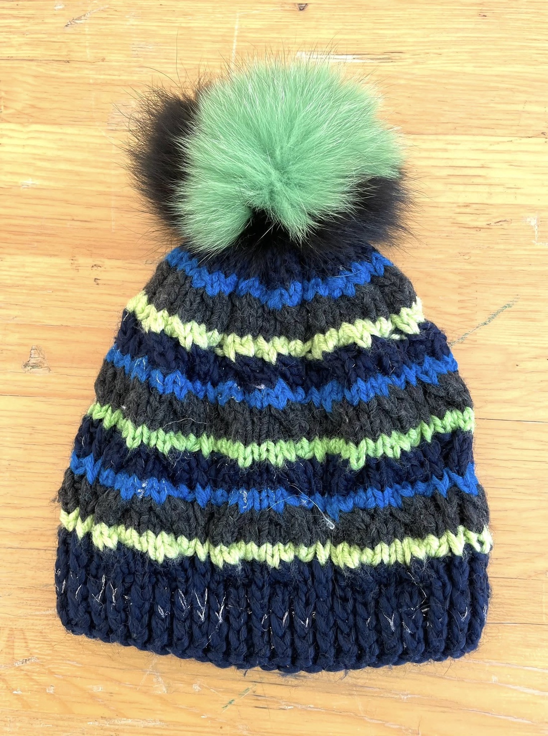 Caciula tricotata manual, in dungi - îmbrăcăminte și modă - eșarfe, pălării, fularuri - căciulă - Artynos.ro