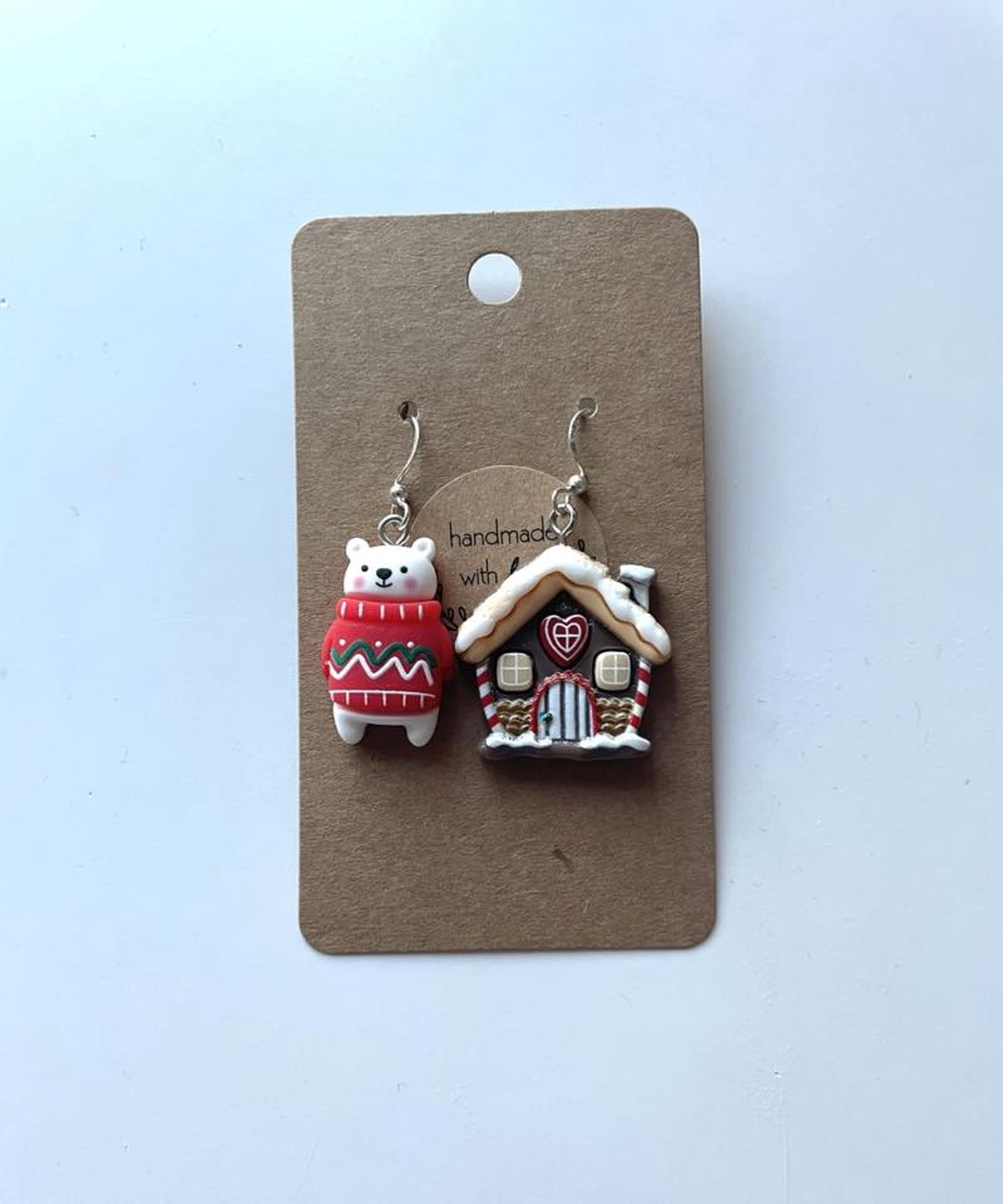 Cercei din rasina cu specific de Craciun, turta dulce si ursulet - bijuterii - cercei - cercei din rășină - Artynos.ro