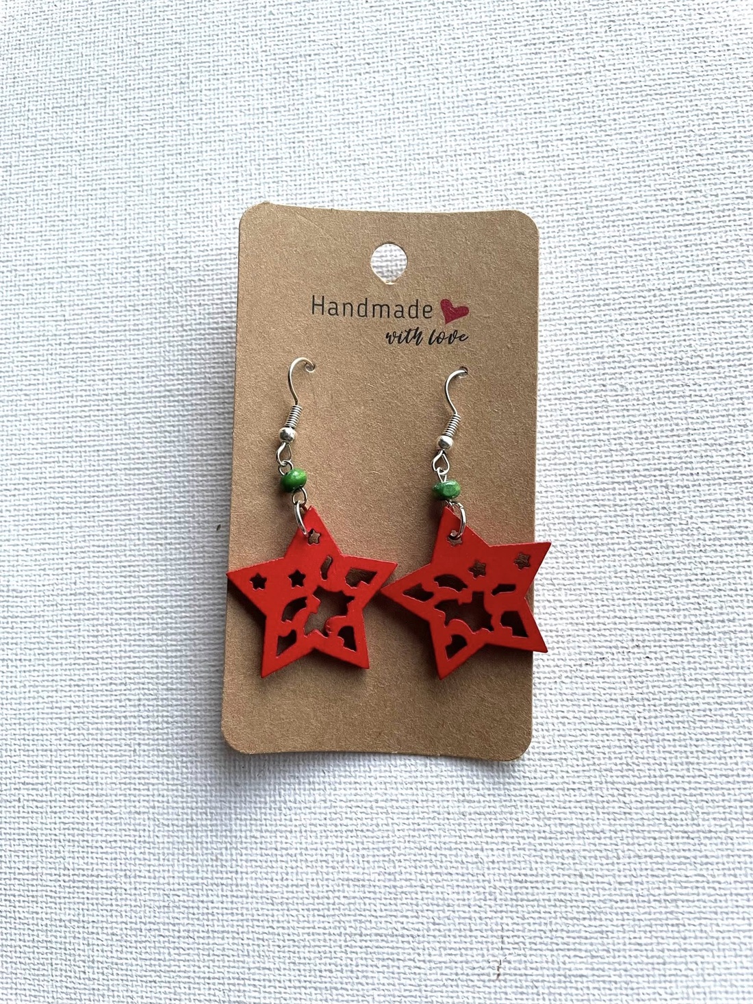 Cercei din lemn, cu stelute de Craciun - bijuterii - cercei - cercei din lemn - Artynos.ro