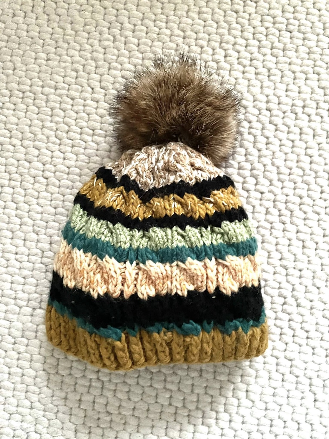 Caciula tricotata manual, dungi maro, verde - îmbrăcăminte și modă - eșarfe, pălării, fularuri - căciulă - Artynos.ro