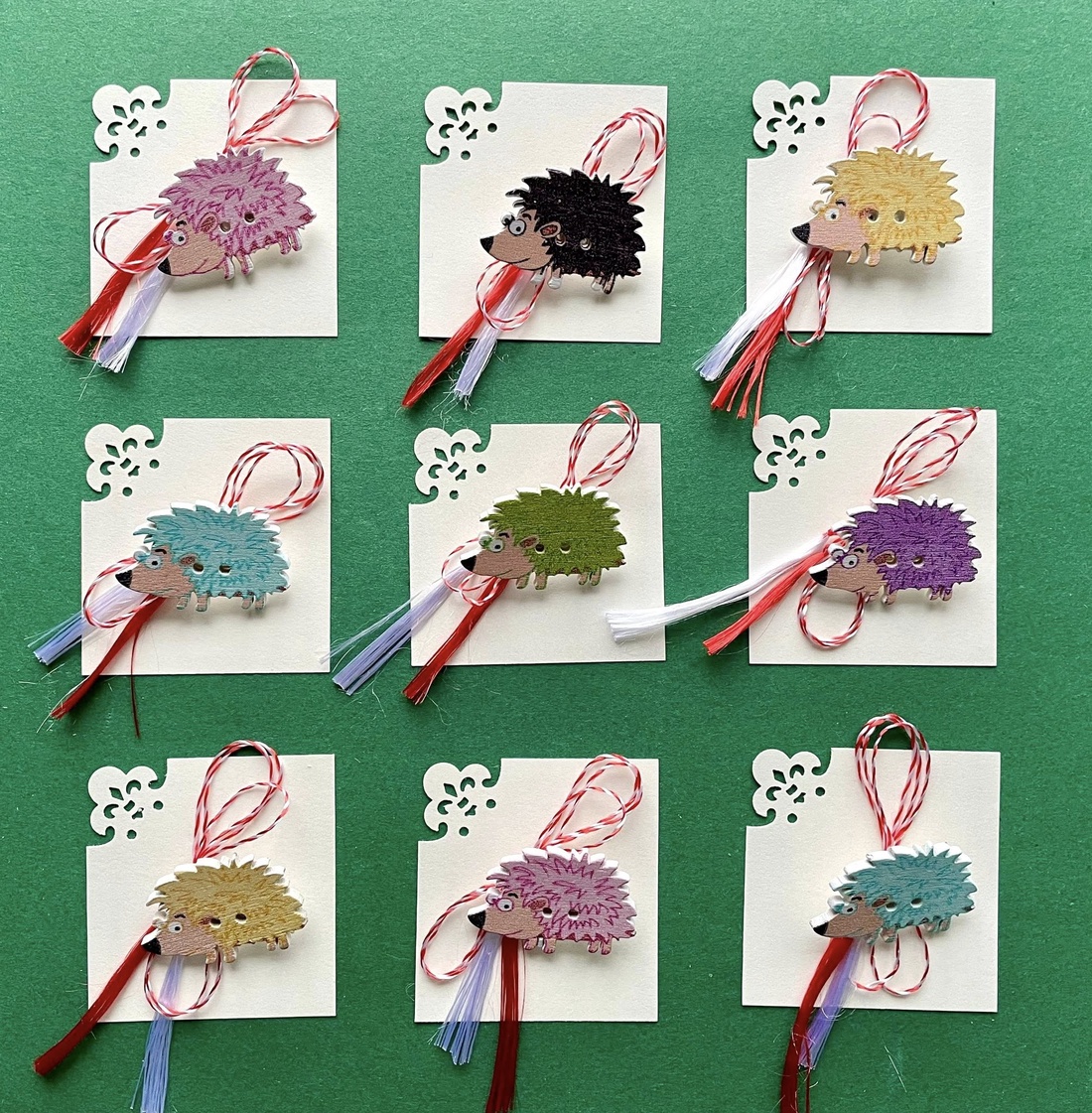 Martisor arici, brosa din lemn - bijuterii - mărțișor - Artynos.ro