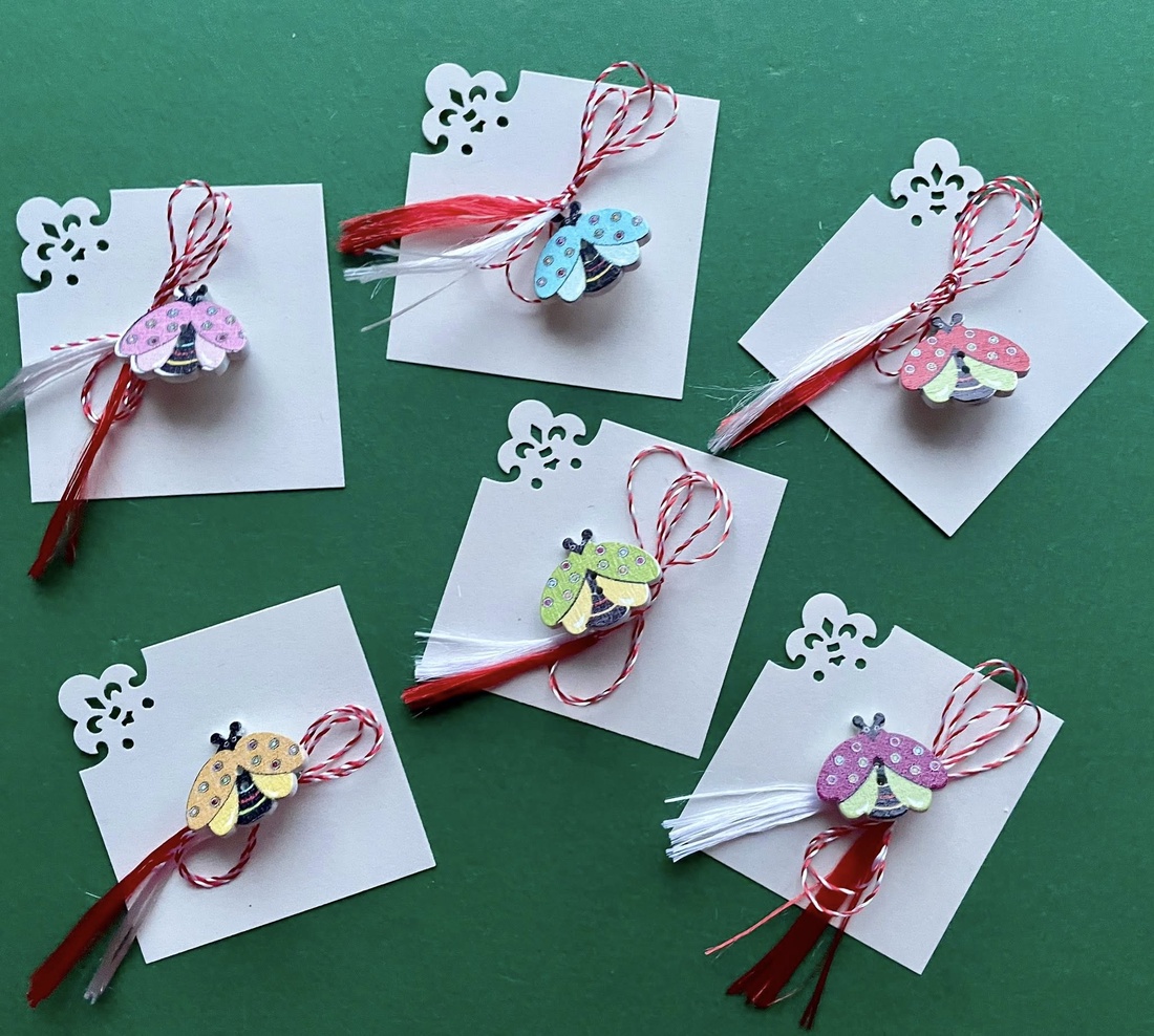 Martisor buburuza, brosa din lemn - bijuterii - mărțișor - Artynos.ro