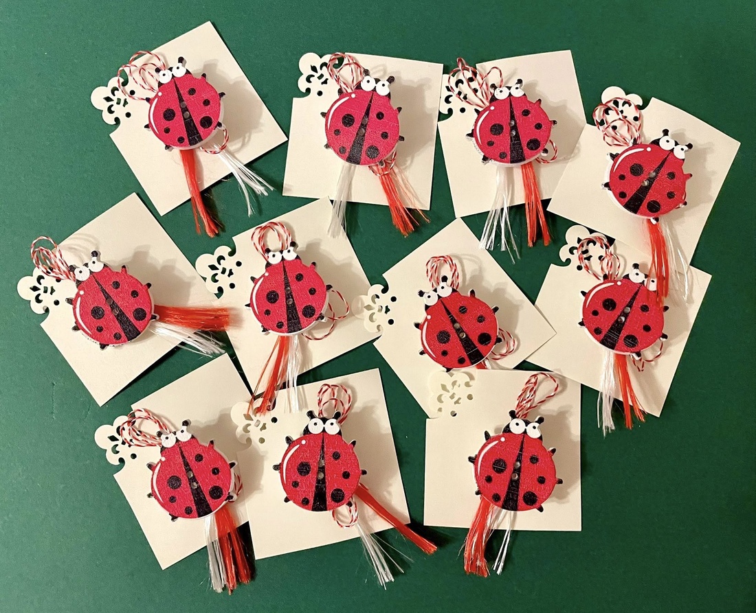 Martisor buburuza, brosa din lemn - bijuterii - mărțișor - Artynos.ro