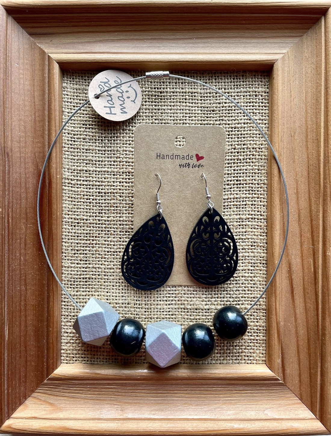 Set cercei si colier cu bile din lemn - bijuterii - seturi de bijuterii - Artynos.ro