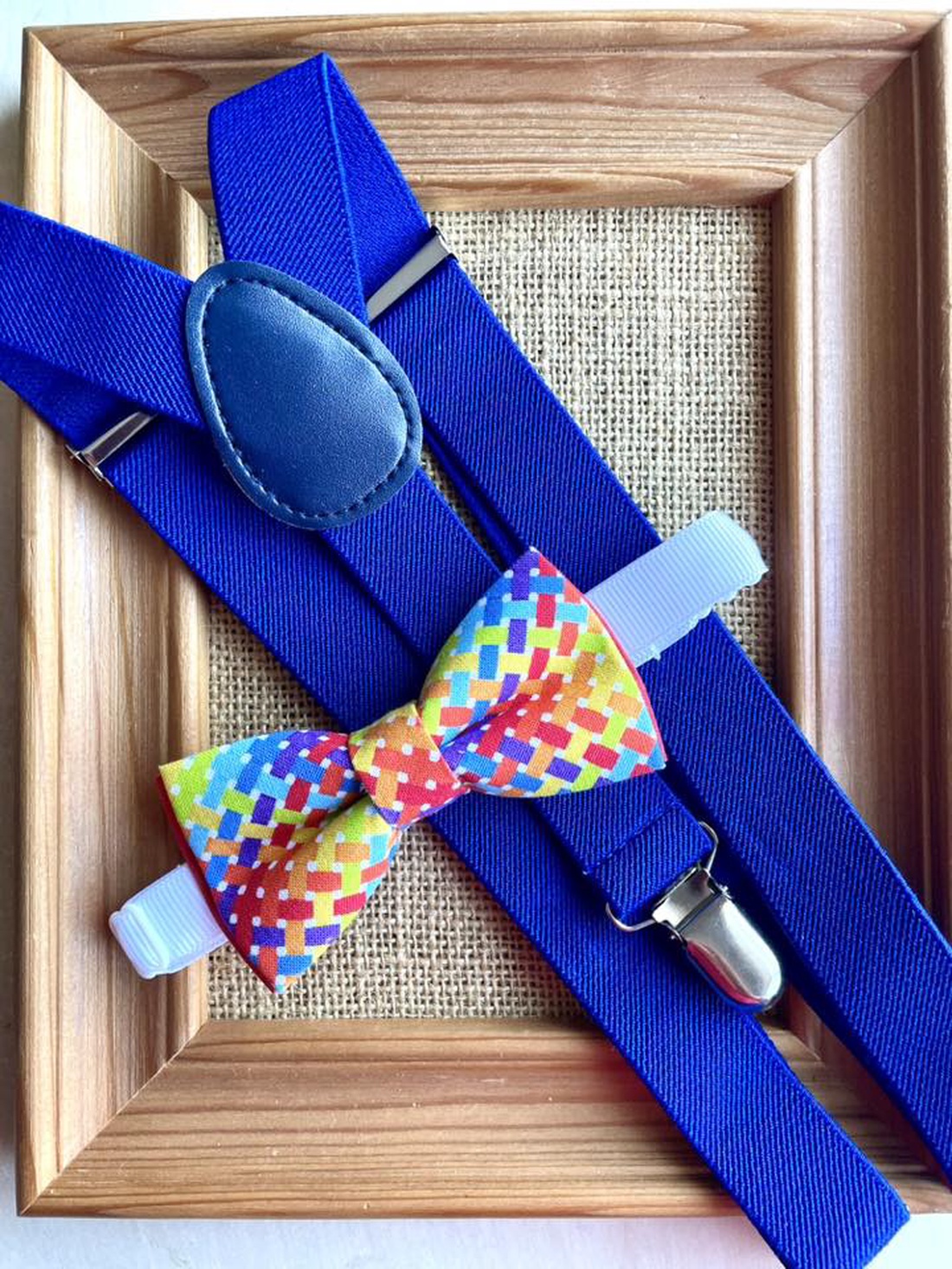 Set pentru copii, papion curcubeu si bretele albastre - îmbrăcăminte și modă - haine bărbați - cravată, papion - Artynos.ro