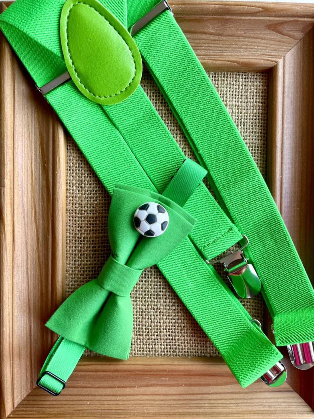 Set pentru copii, papion cu mingie de fotbal si bretele verzi - îmbrăcăminte și modă - haine bărbați - cravată, papion - Artynos.ro