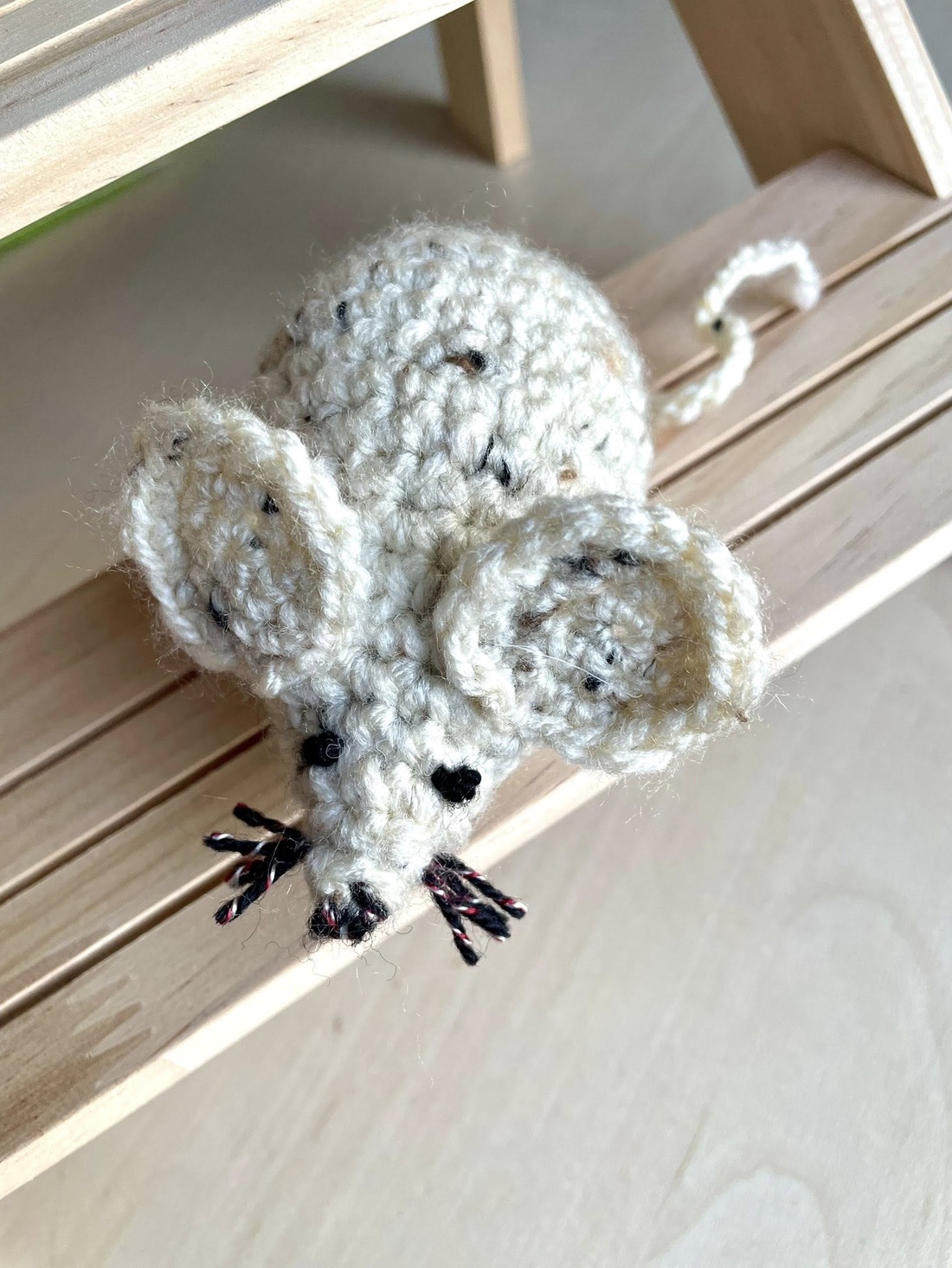 Soricel crosetat, amigurumi - jucării și echipamente pentru copii - plușuri - șoarece de pluș - Artynos.ro