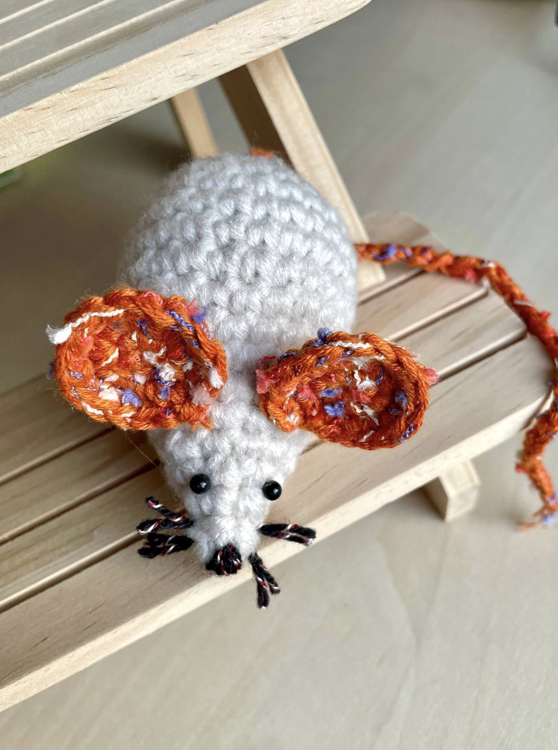 Soricel crosetat, amigurumi - jucării și echipamente pentru copii - plușuri - șoarece de pluș - Artynos.ro