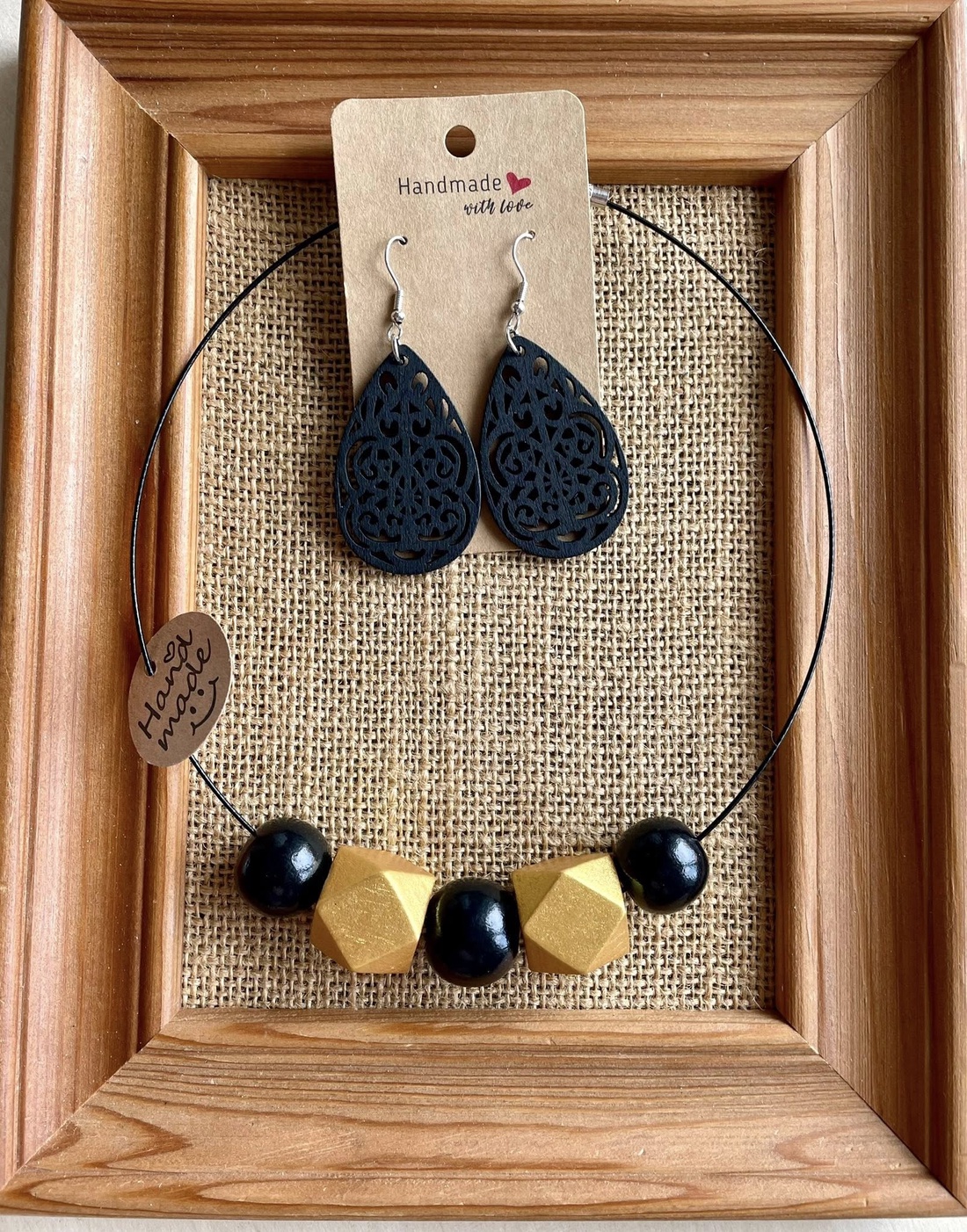 Set cercei si colier cu bile din lemn - bijuterii - seturi de bijuterii - Artynos.ro