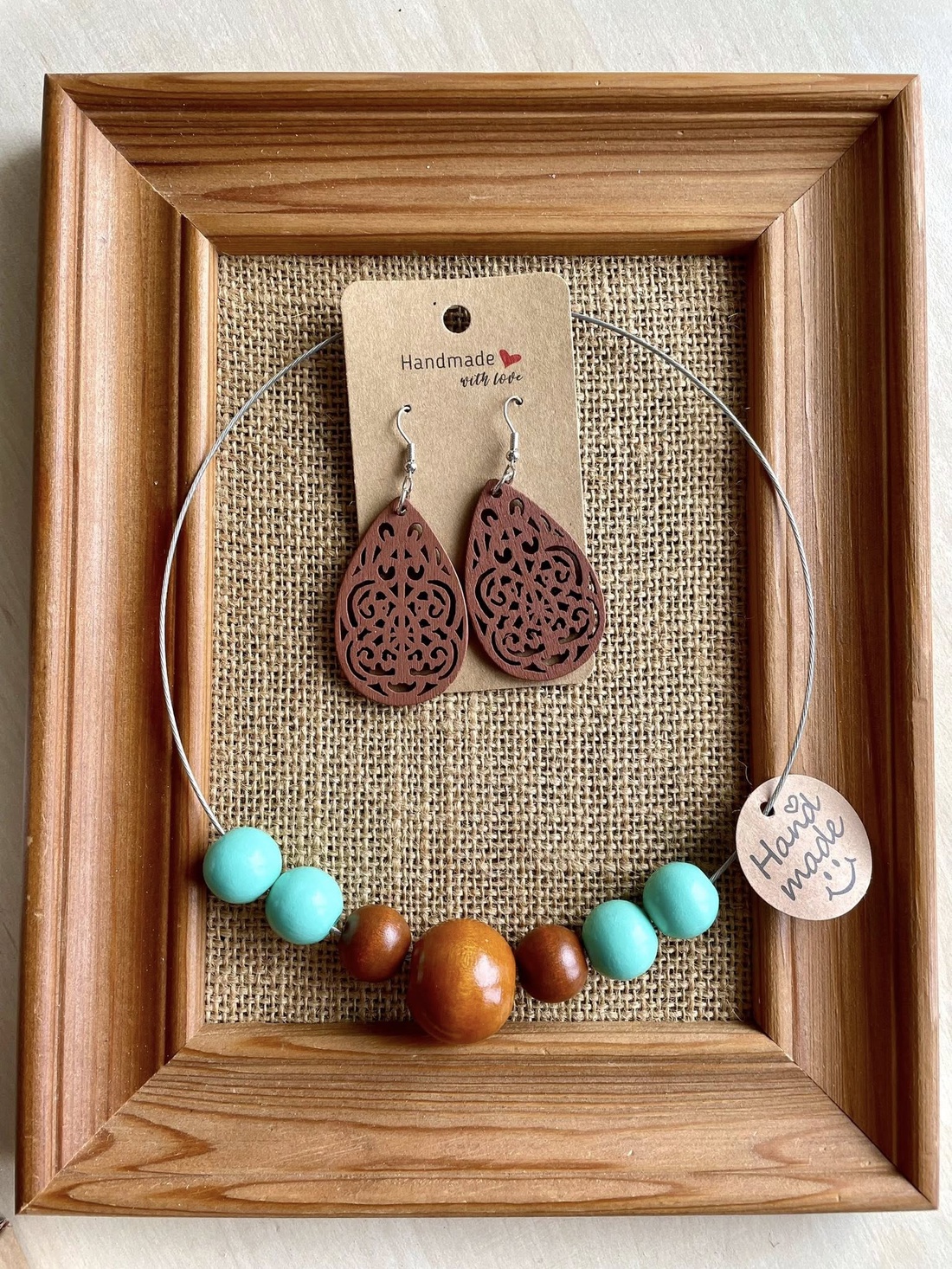 Set cercei si colier cu bile din lemn - bijuterii - seturi de bijuterii - Artynos.ro