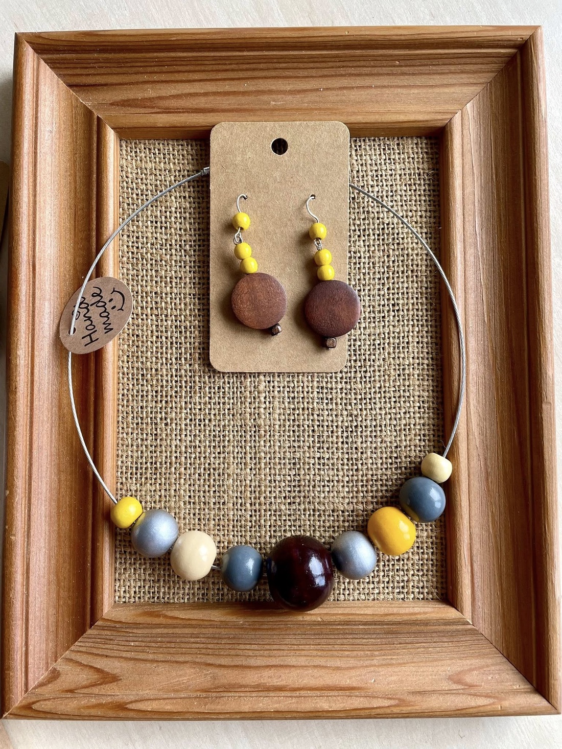 Set cercei si colier cu bile din lemn - bijuterii - seturi de bijuterii - Artynos.ro