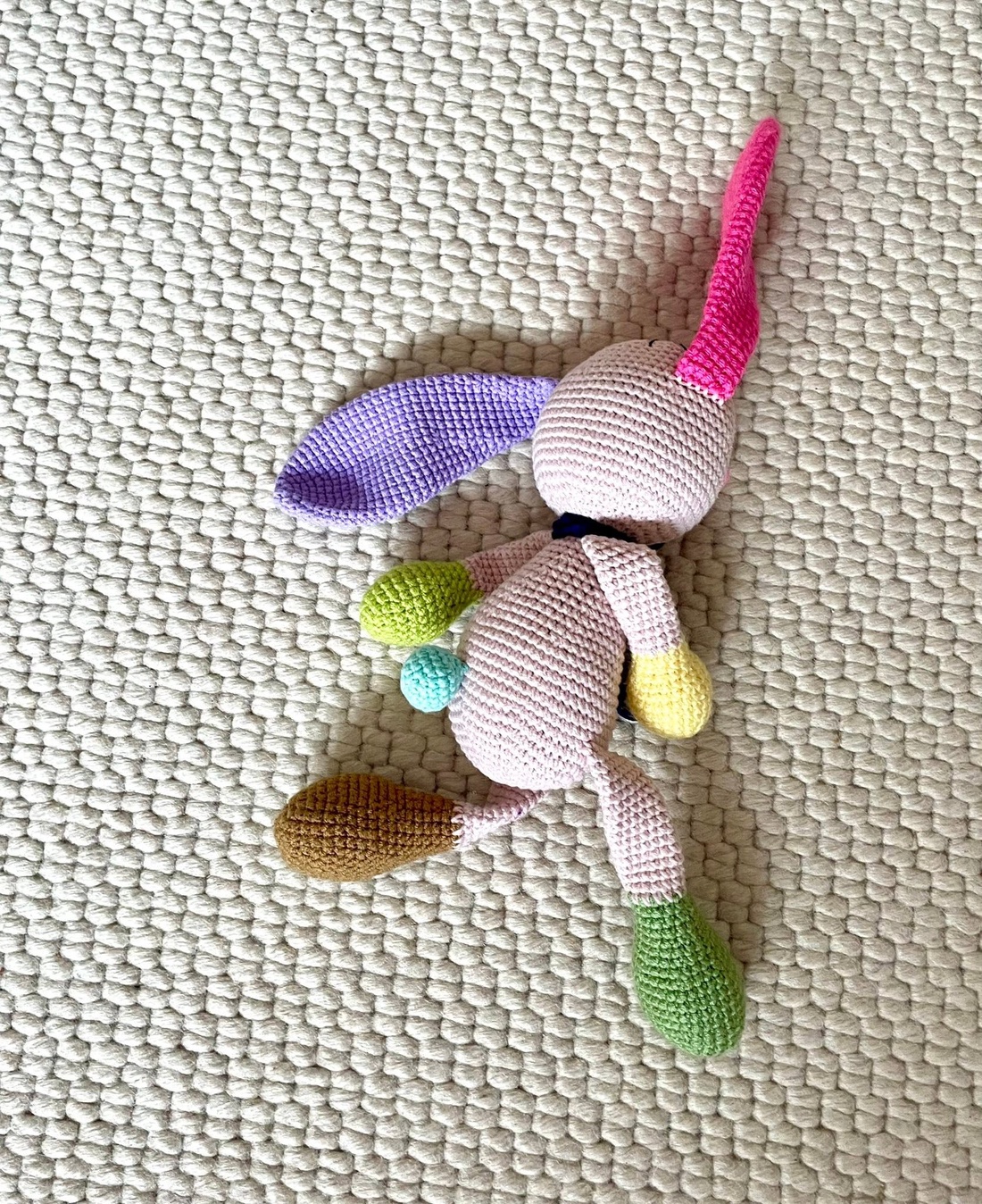 Amigurumi...Iepurasul vesel! Jucarie crosetata - jucării și echipamente pentru copii - plușuri - figurine de pluș - Artynos.ro